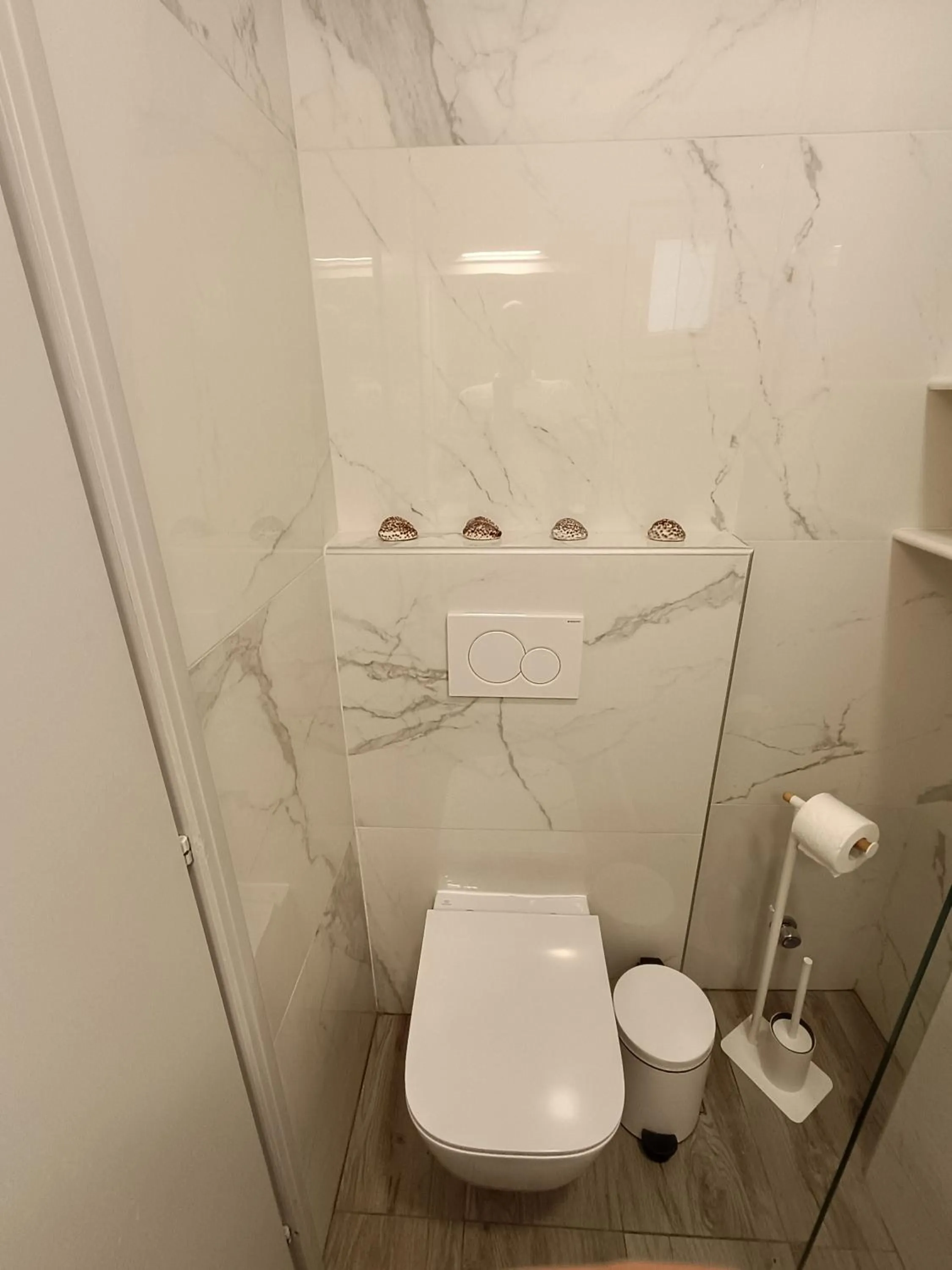 Shower in Cyclades Studios