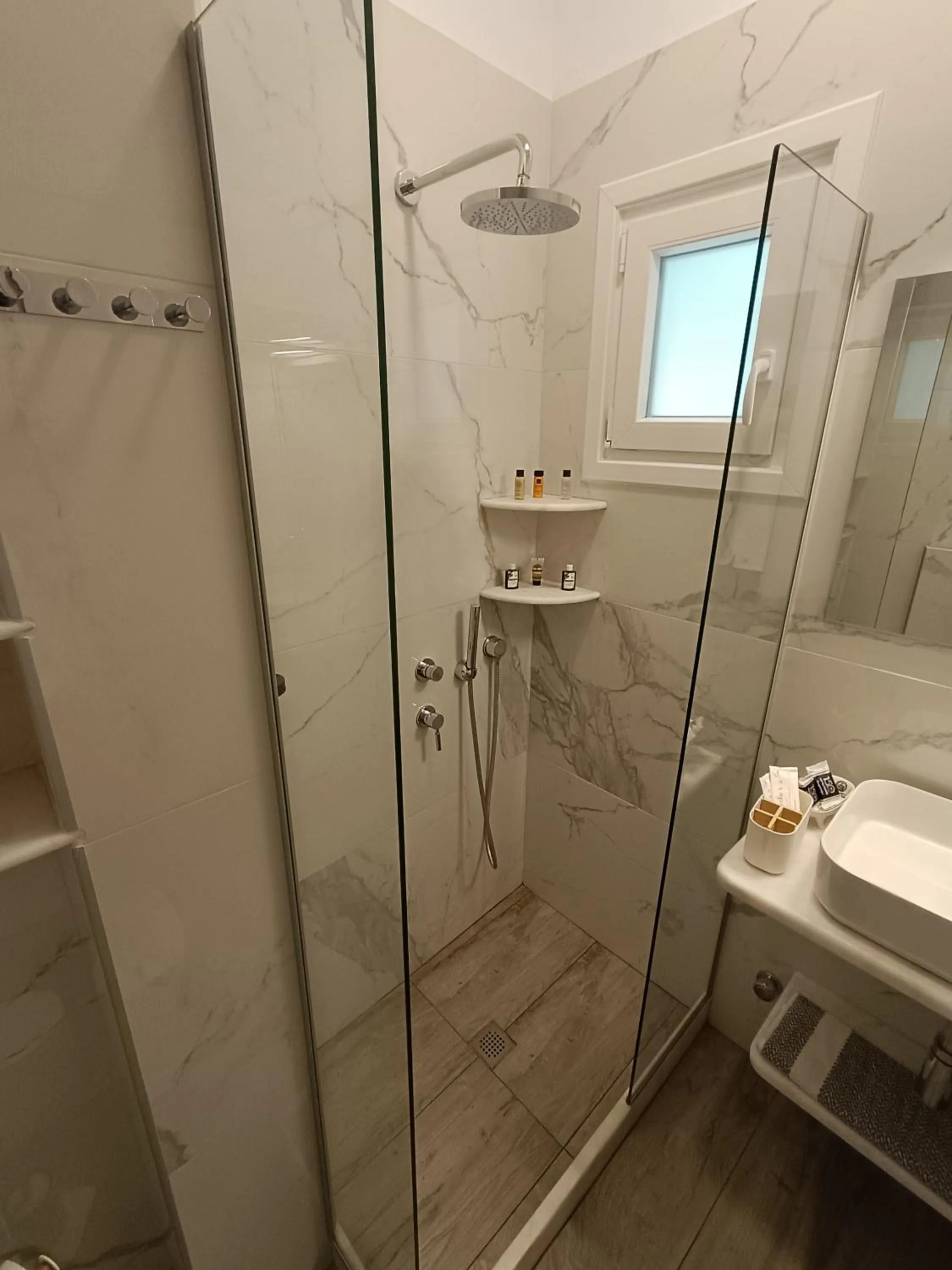 Shower in Cyclades Studios