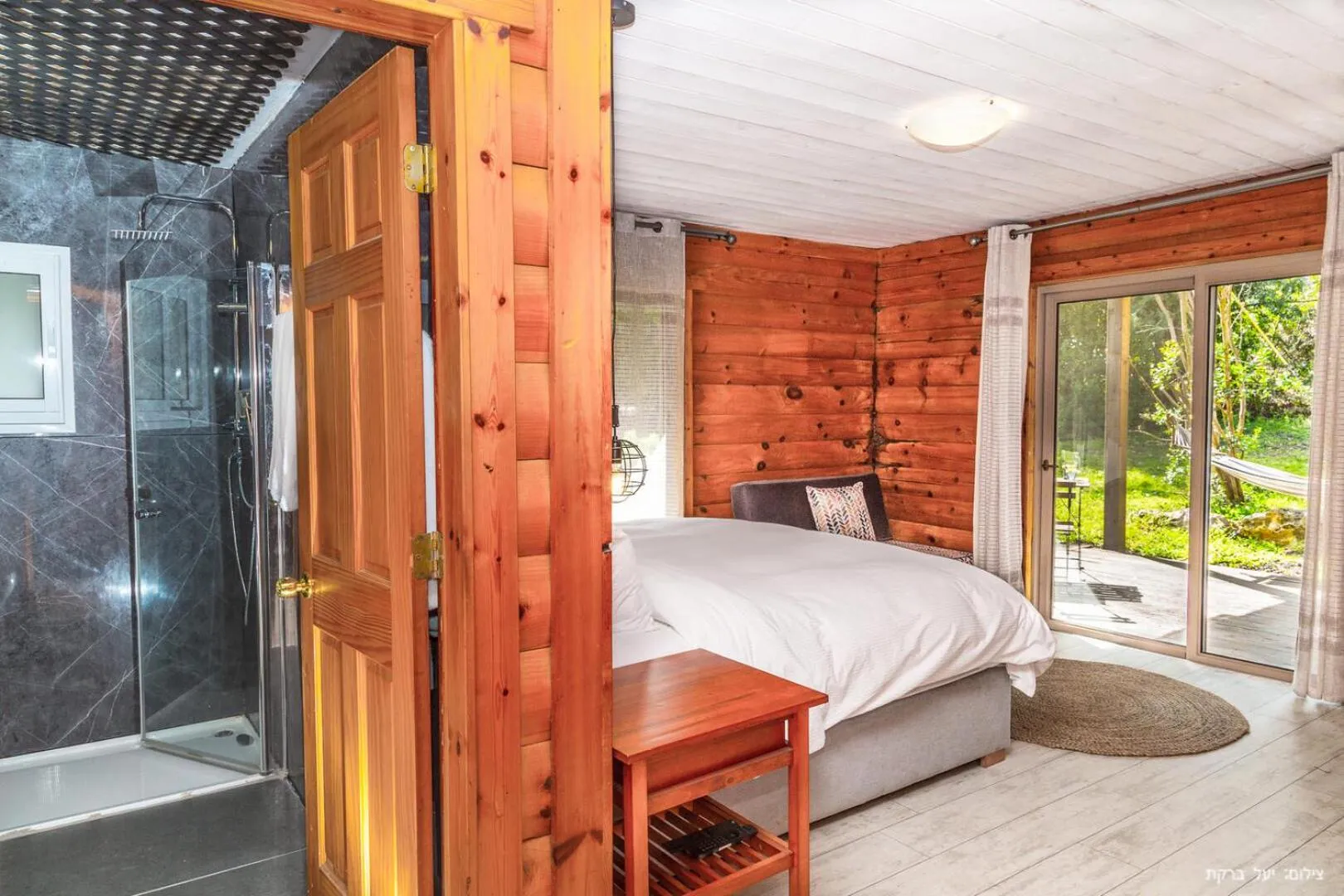 Photo of the whole room, Bed in Vibe Naftali Estate