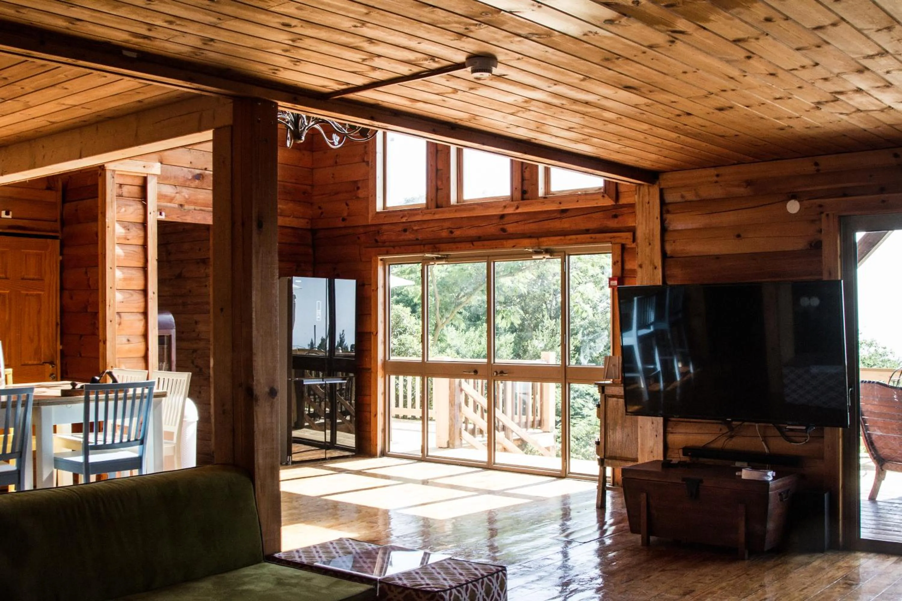 Communal lounge/ TV room in Vibe Naftali Estate
