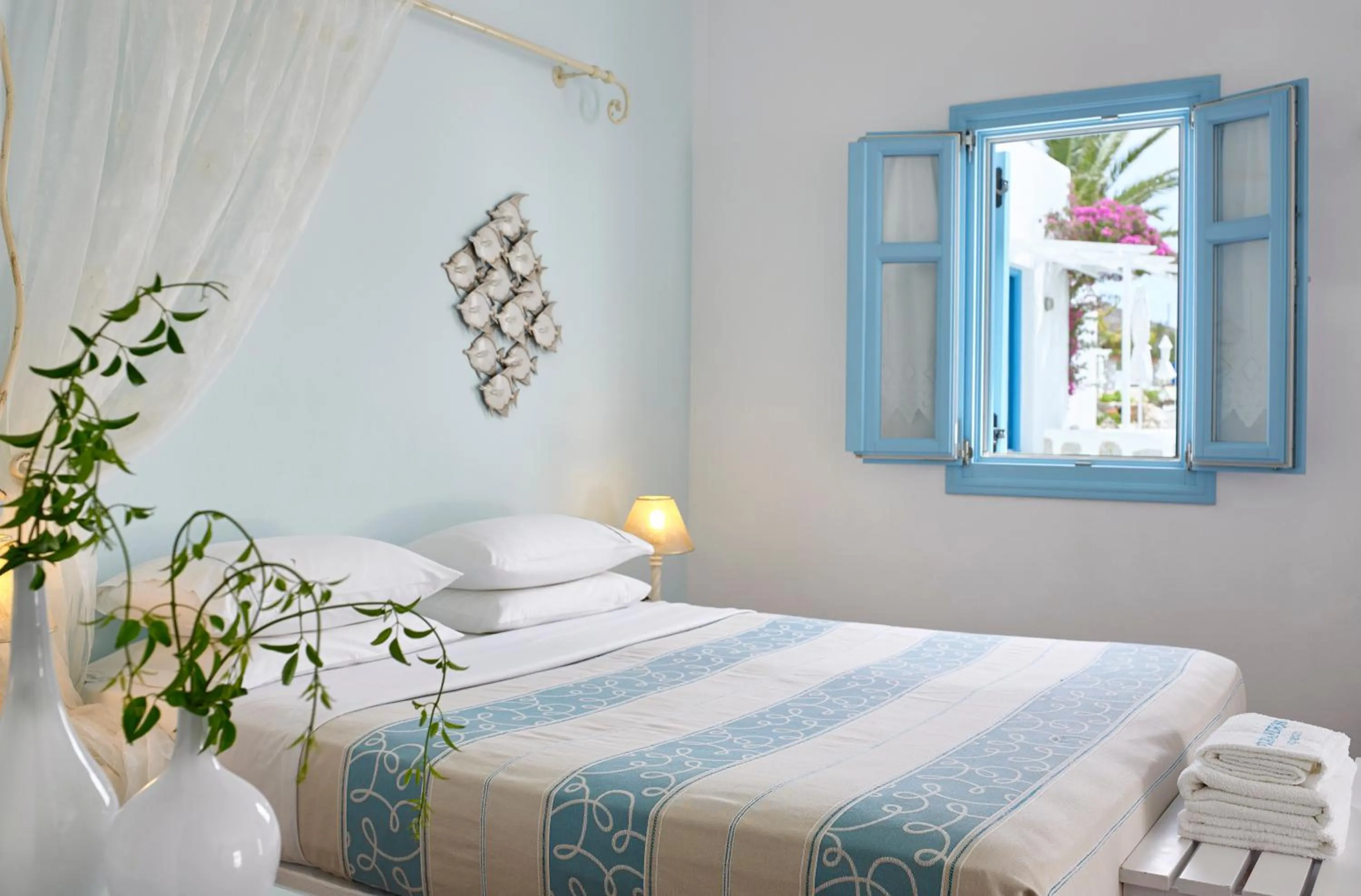 Bed in Folegandros Apartments