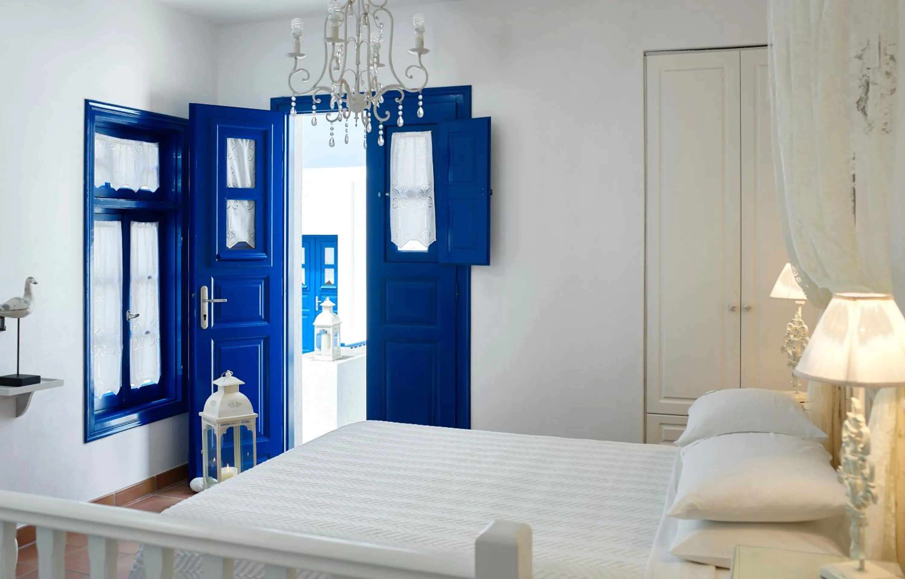 Bed in Folegandros Apartments