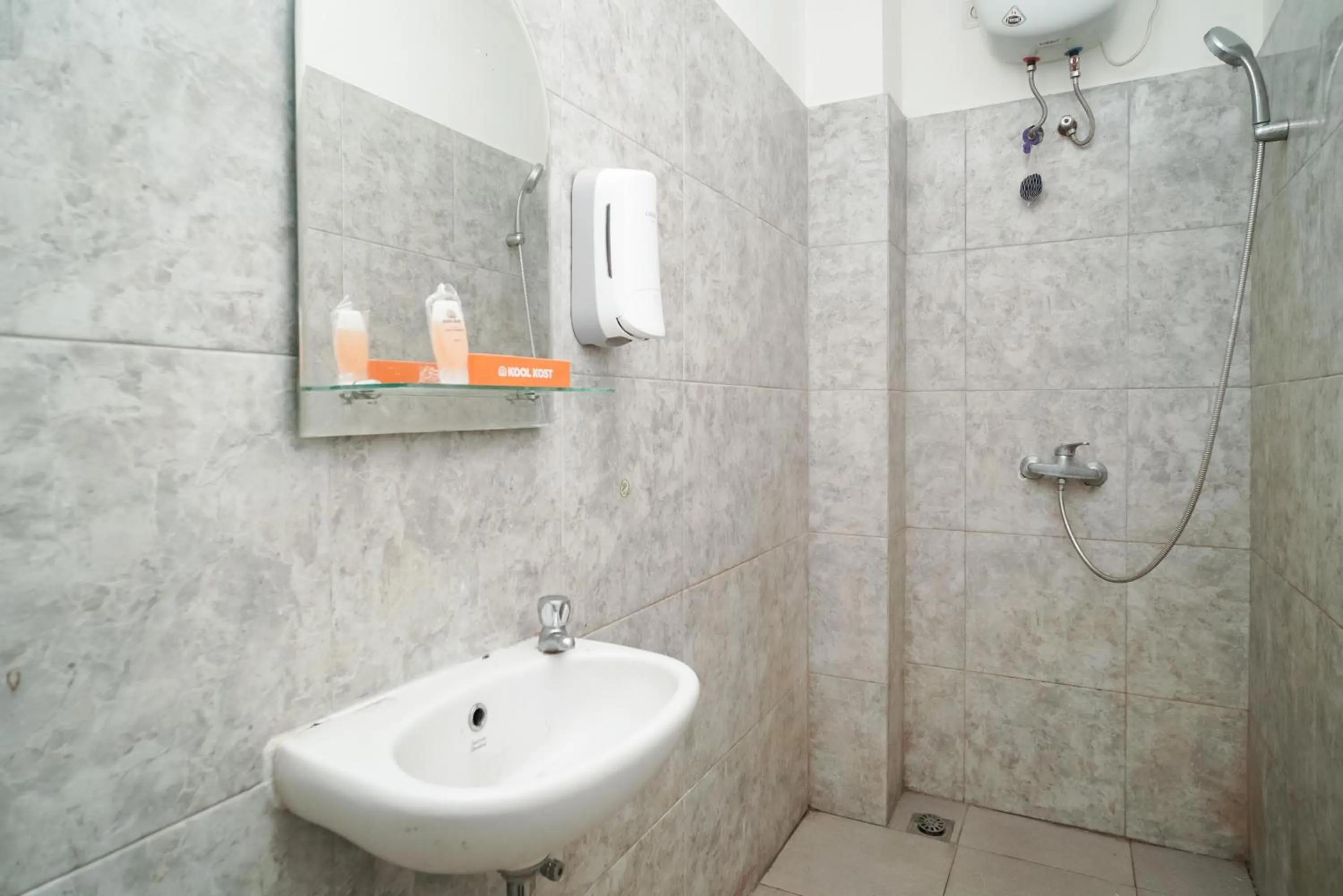 Bathroom in KoolKost near Universitas BINUS Anggrek