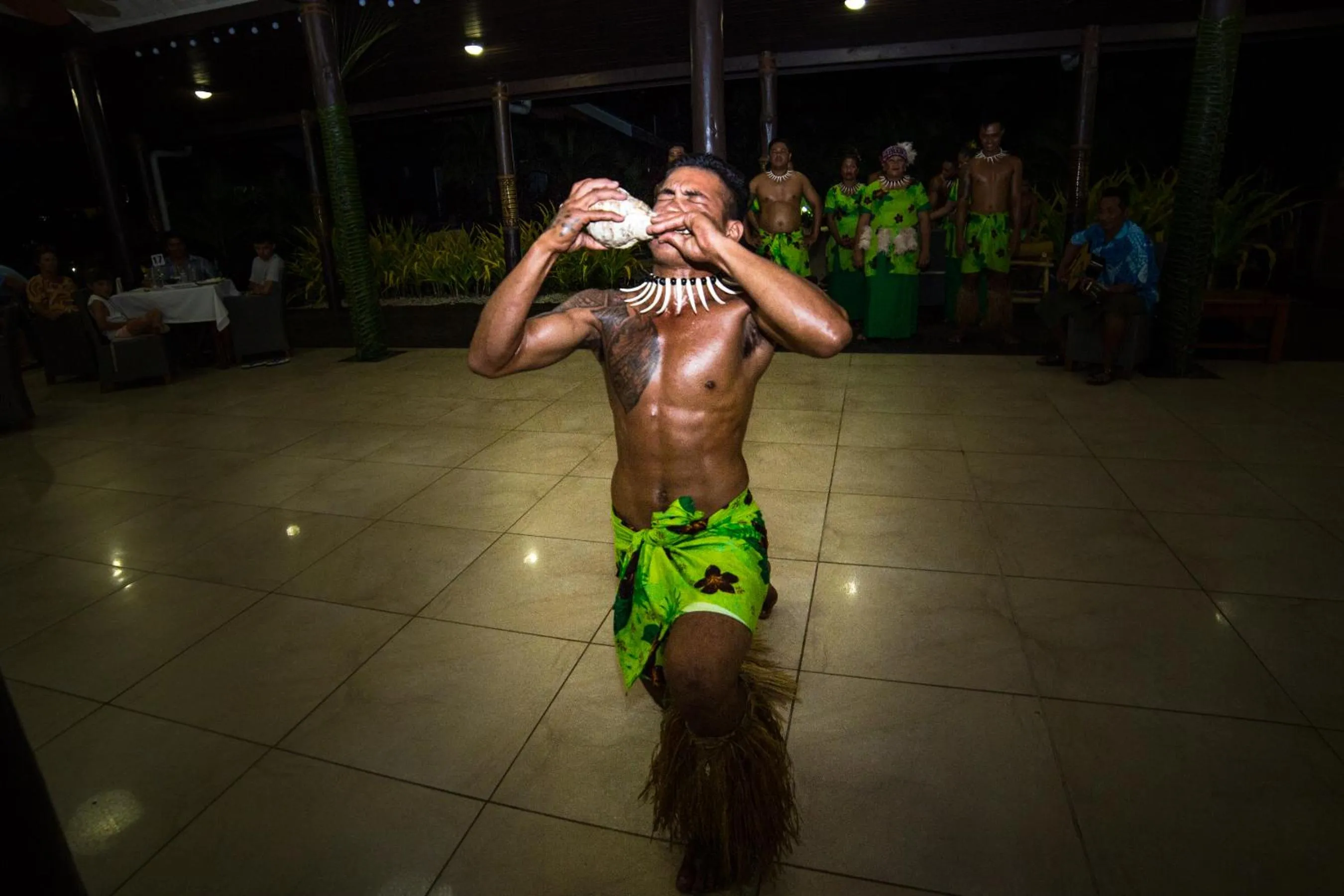 Evening entertainment in Saletoga Sands Resort & Spa