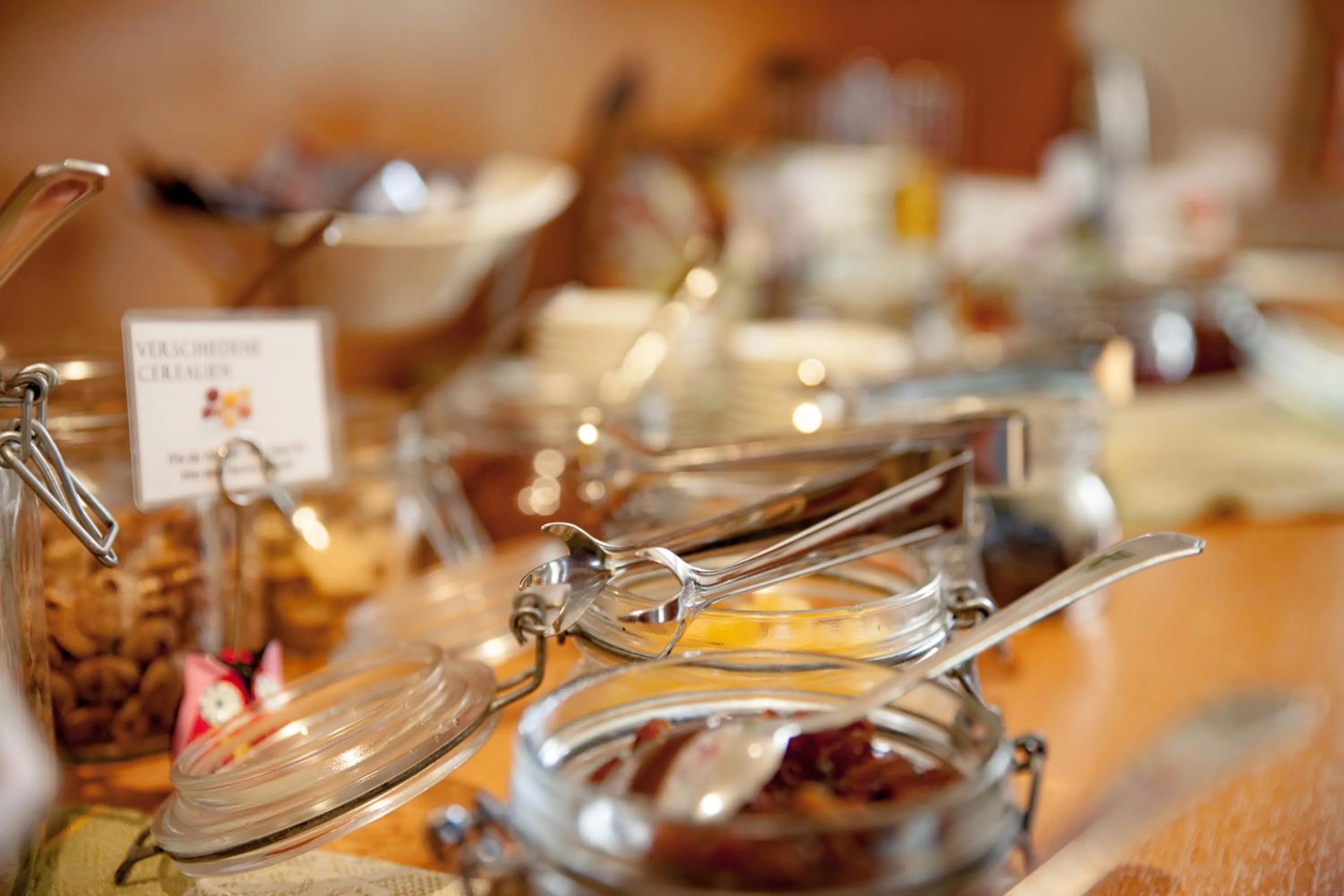 Buffet breakfast in Hotel-Restaurant Teuschler-Mogg Bad Waltersdorf inklusiv Genusscard