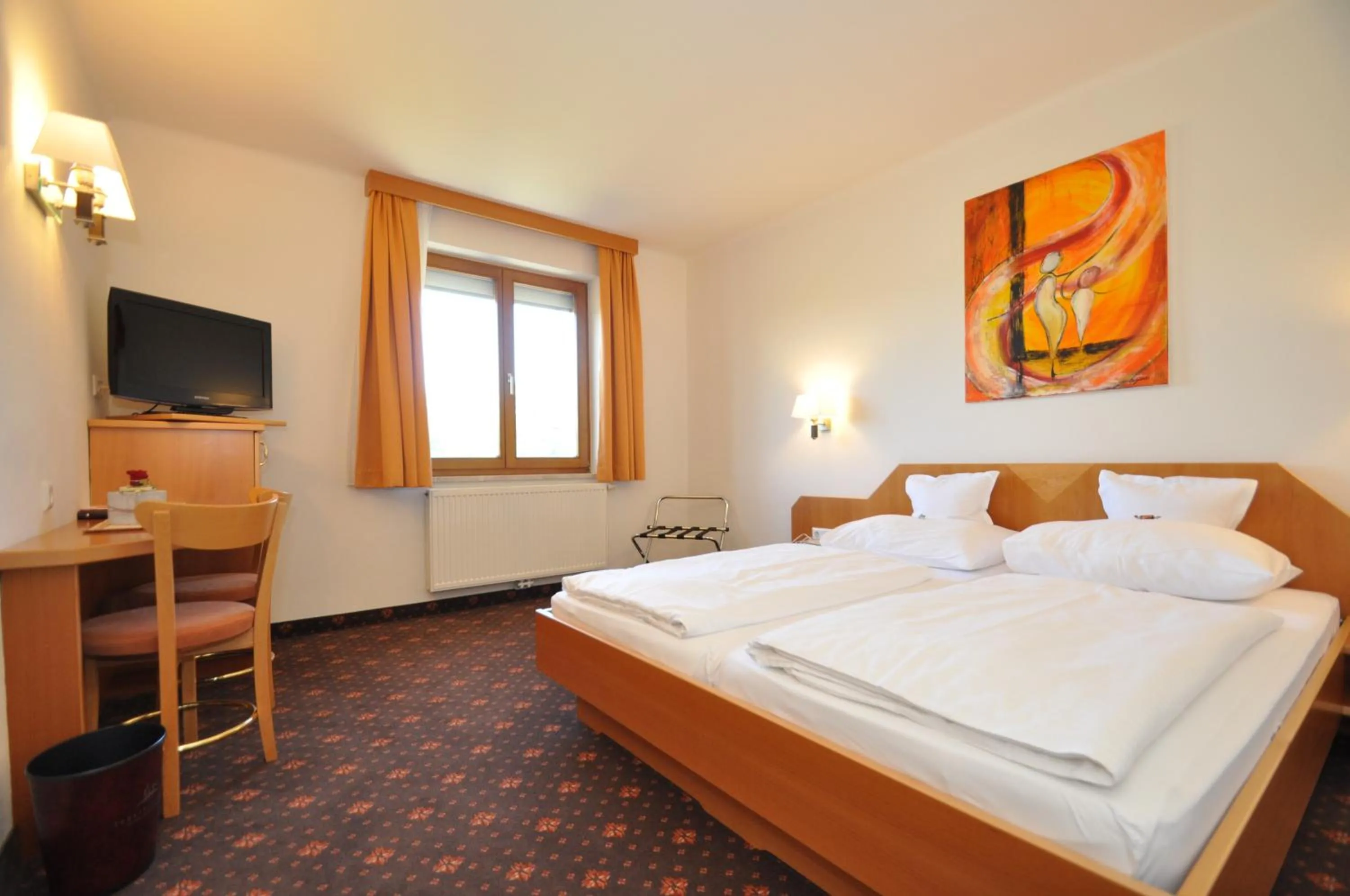 Communal lounge/ TV room, Bed in Hotel-Restaurant Teuschler-Mogg Bad Waltersdorf inklusiv Genusscard