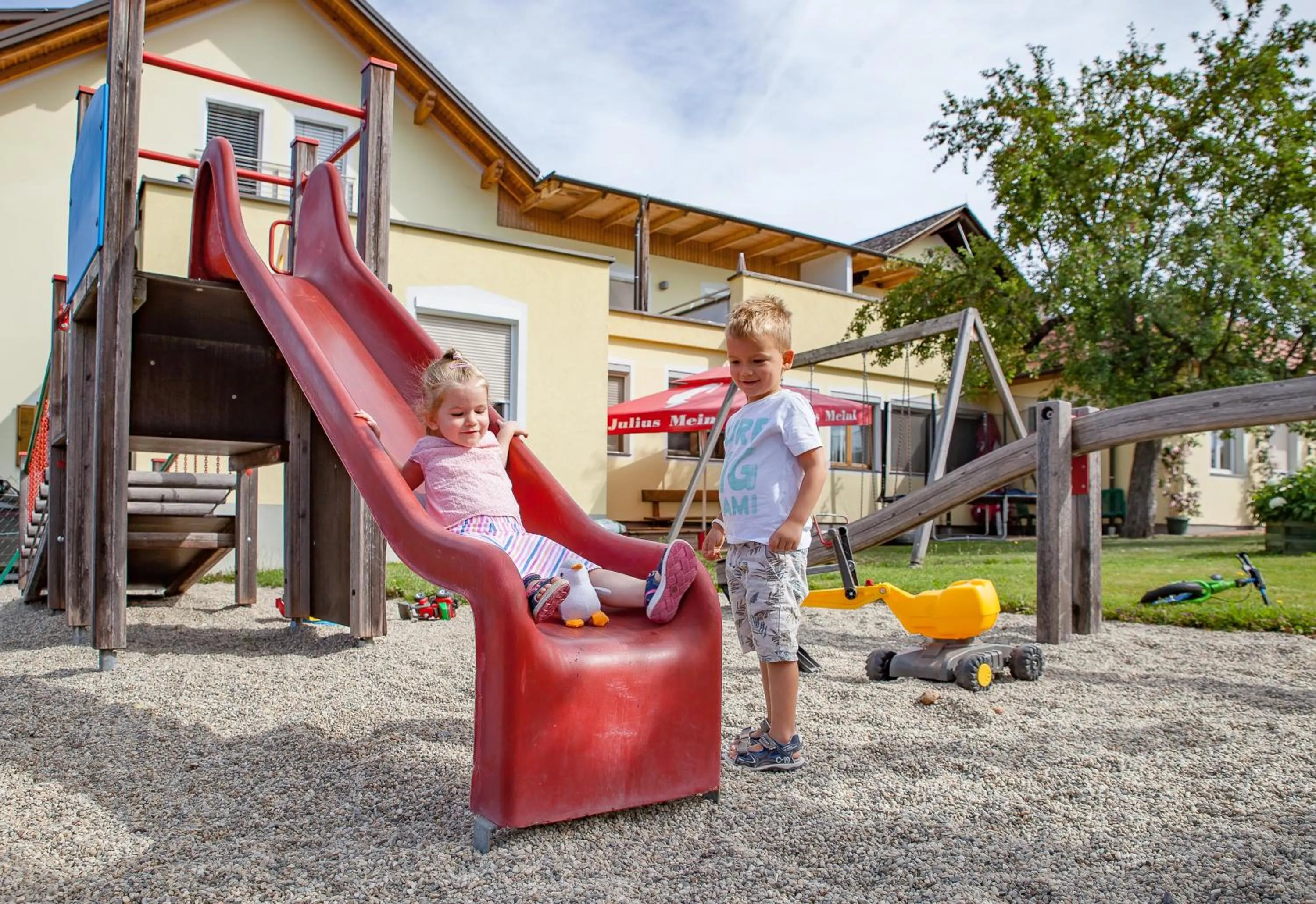 Garden in Hotel-Restaurant Teuschler-Mogg Bad Waltersdorf inklusiv Genusscard