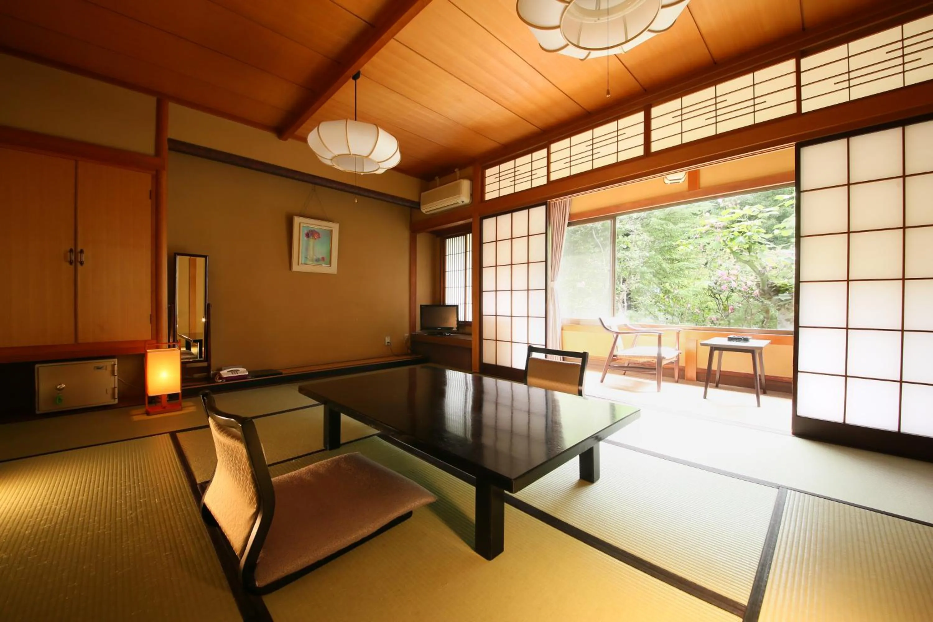 Photo of the whole room in Izumiya Zenbe