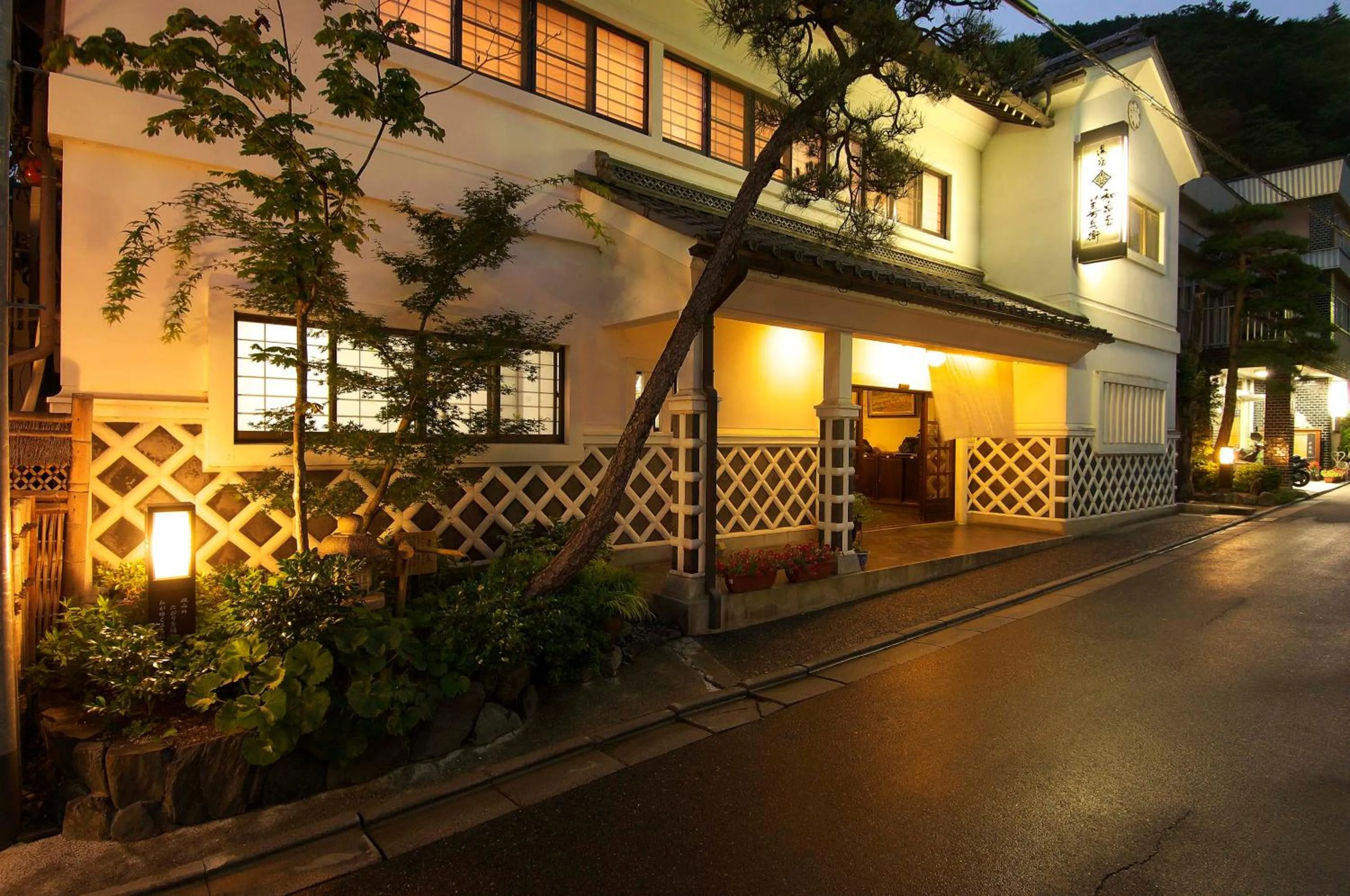 Facade/entrance in Izumiya Zenbe