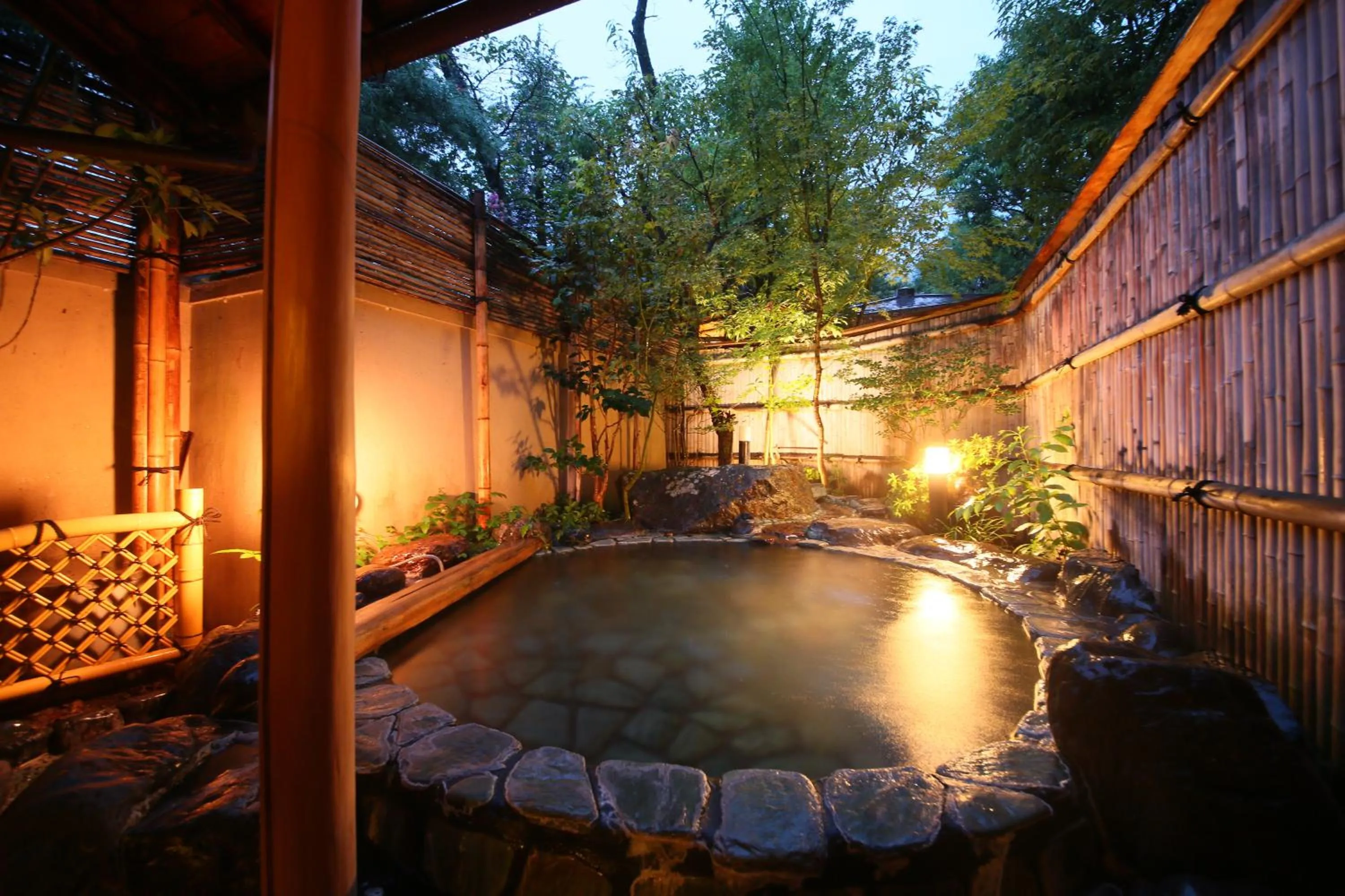 Hot Spring Bath in Izumiya Zenbe