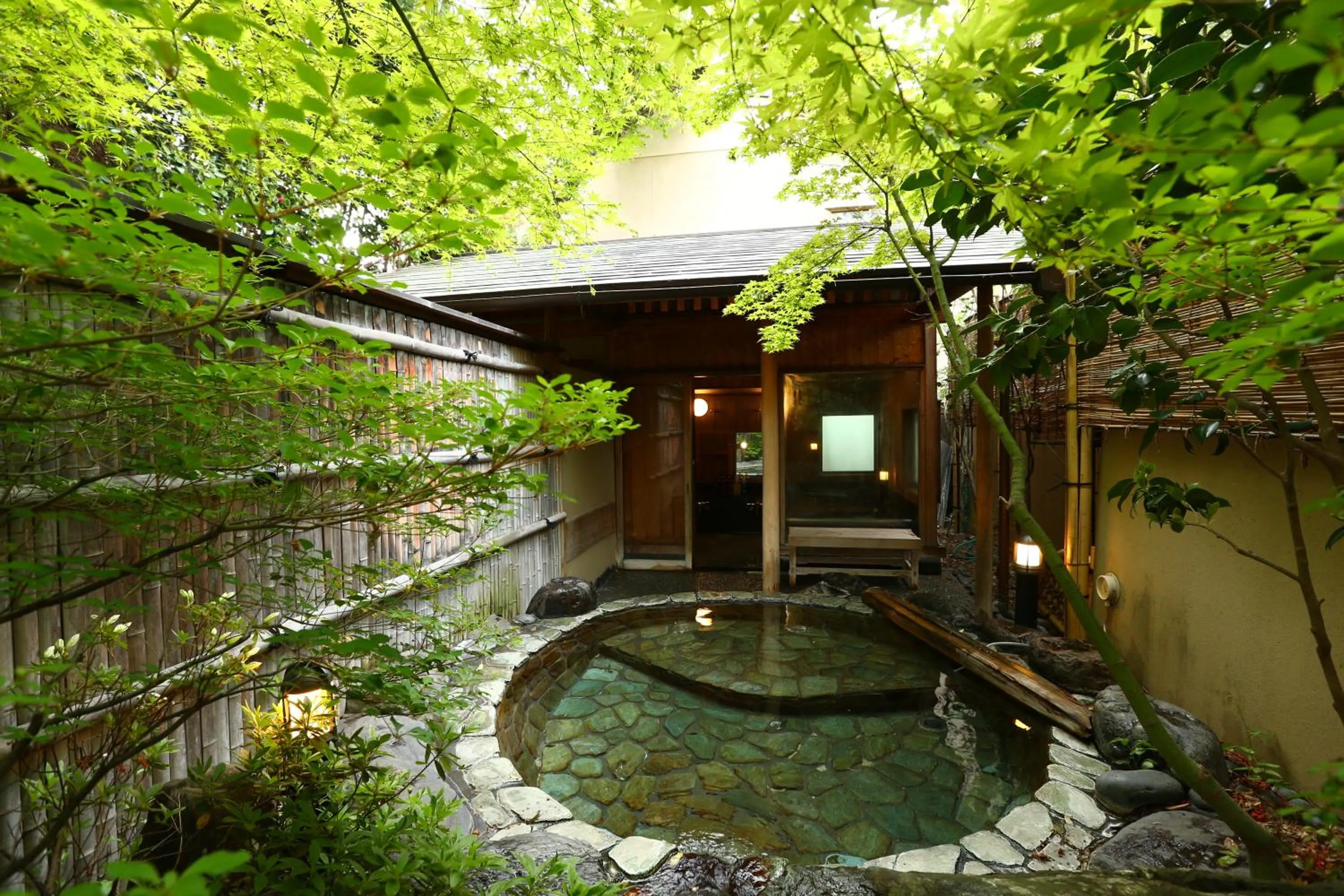 Hot Spring Bath in Izumiya Zenbe
