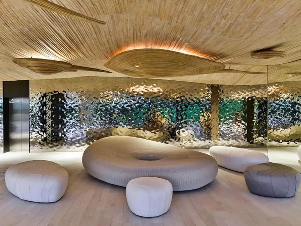 Stunning sunset on 30th floor beach front@Veranda