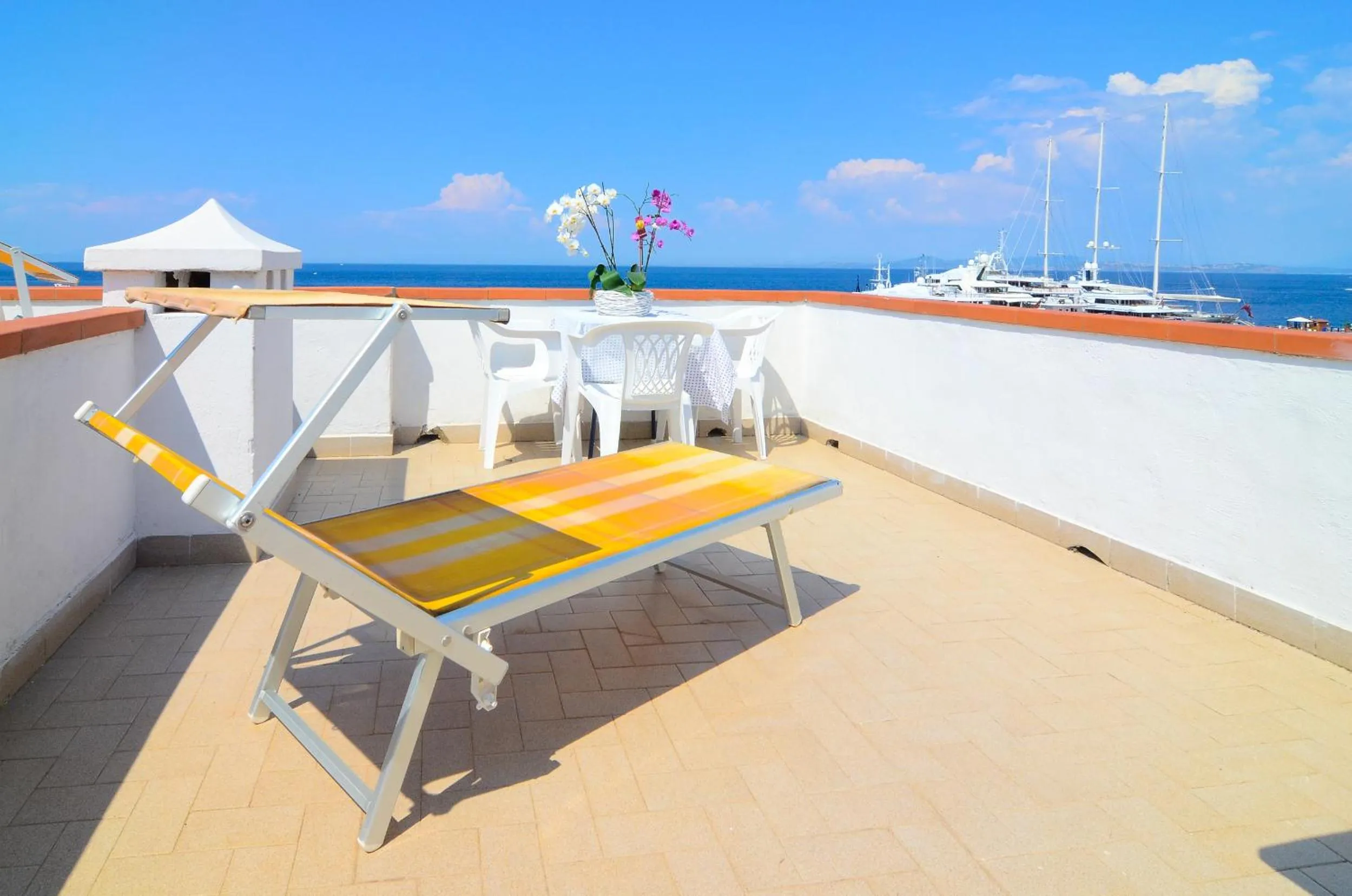 Solarium in Hotel Terme Marina