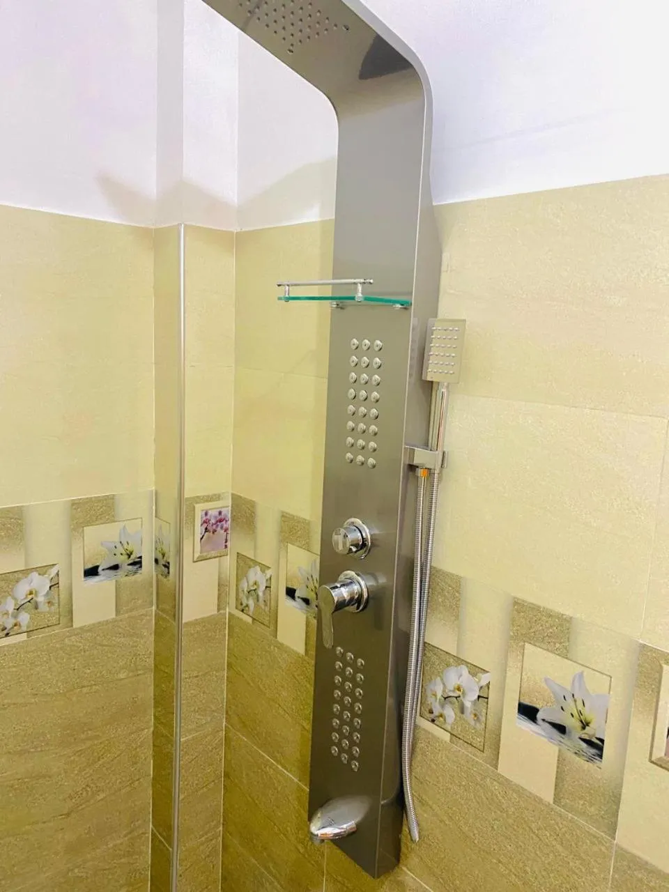 Bathroom in Pleasant Peak