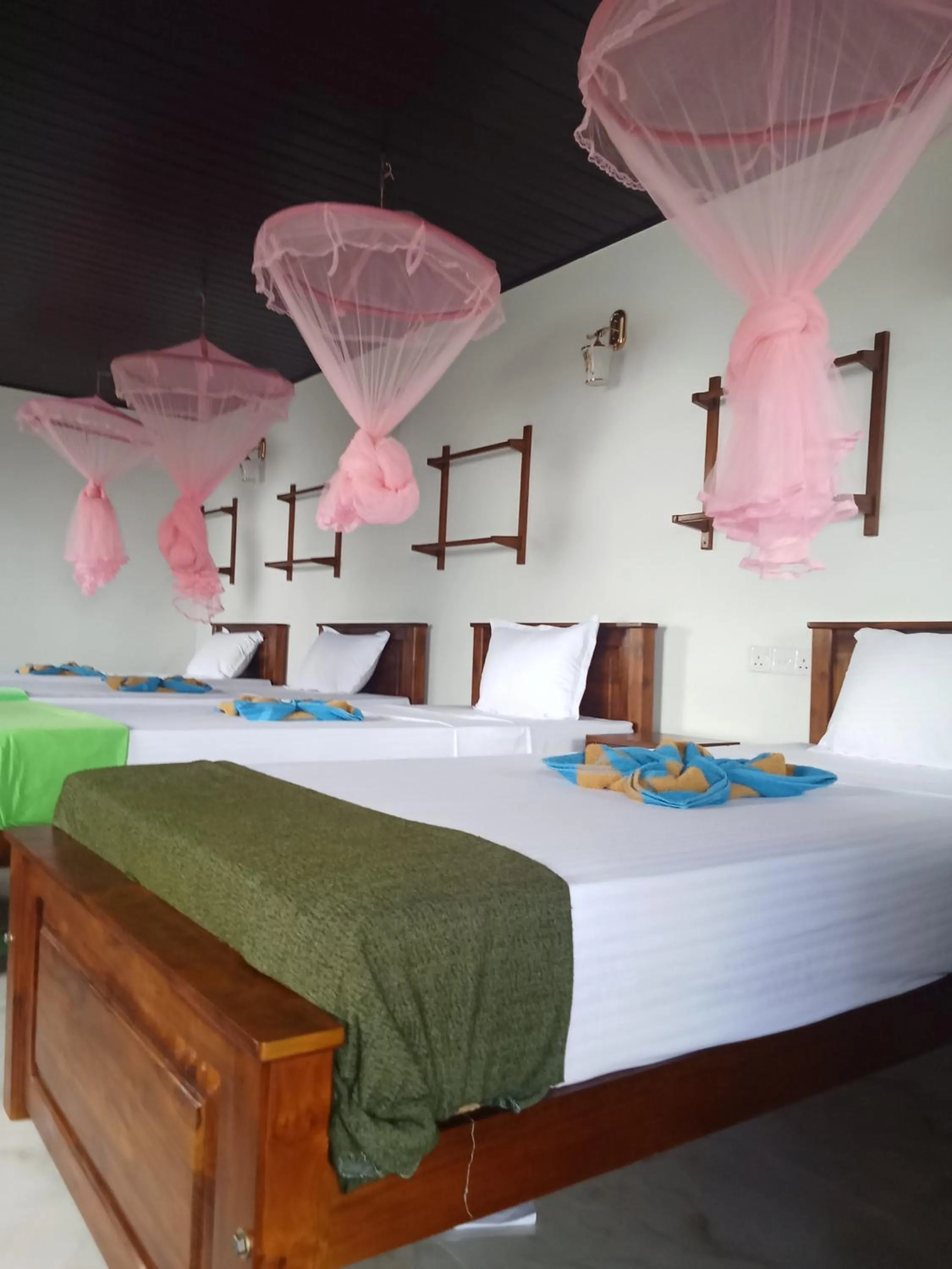 Bed in Pleasant Peak