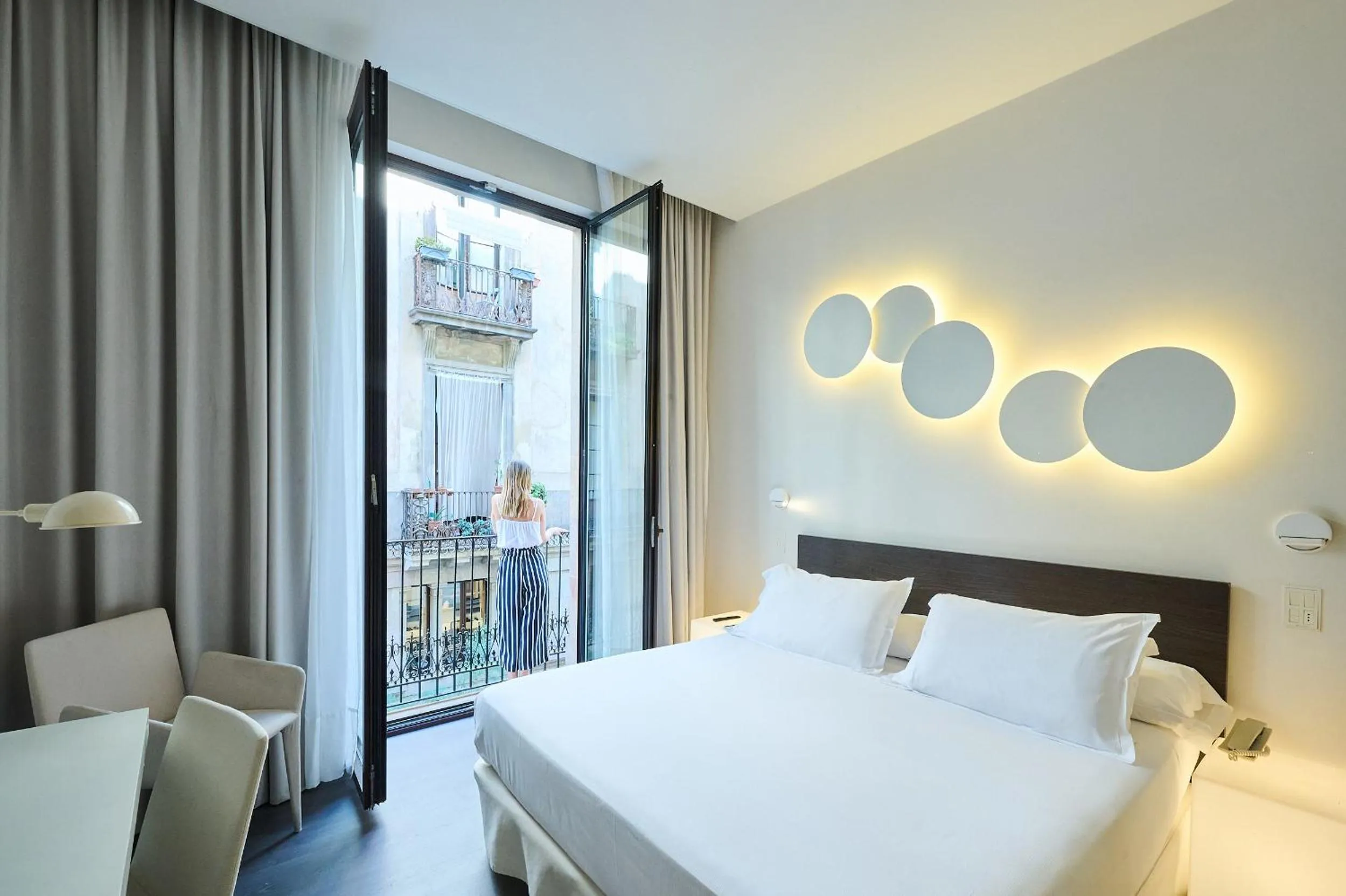 Bed in H10 Port Vell 4* Sup