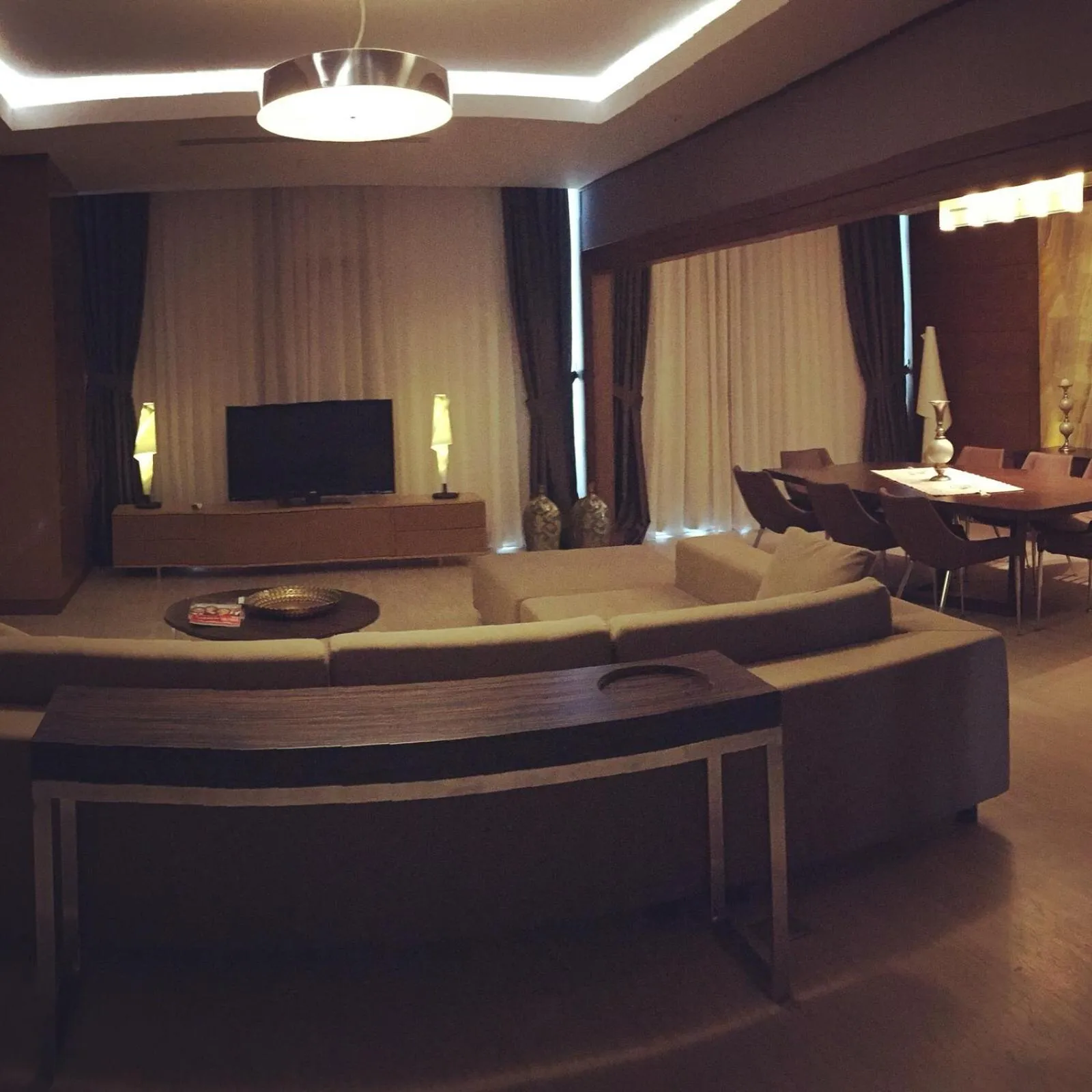 Communal lounge/ TV room in Anemon Grand Samsun Otel