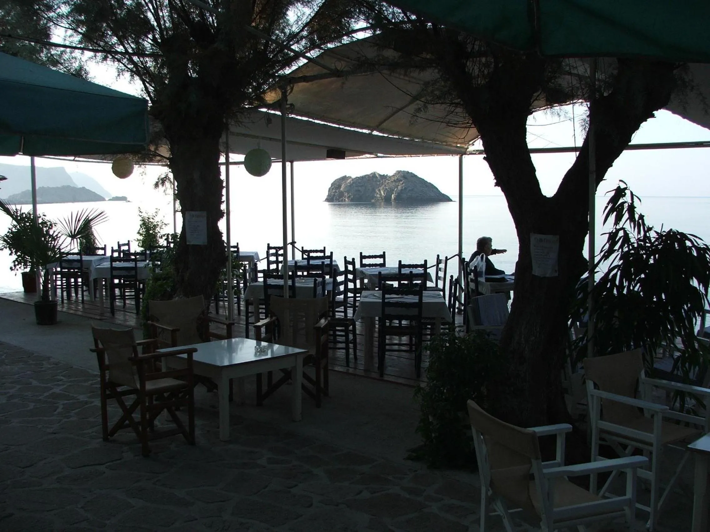 Restaurant/places to eat in Sappho Hotel
