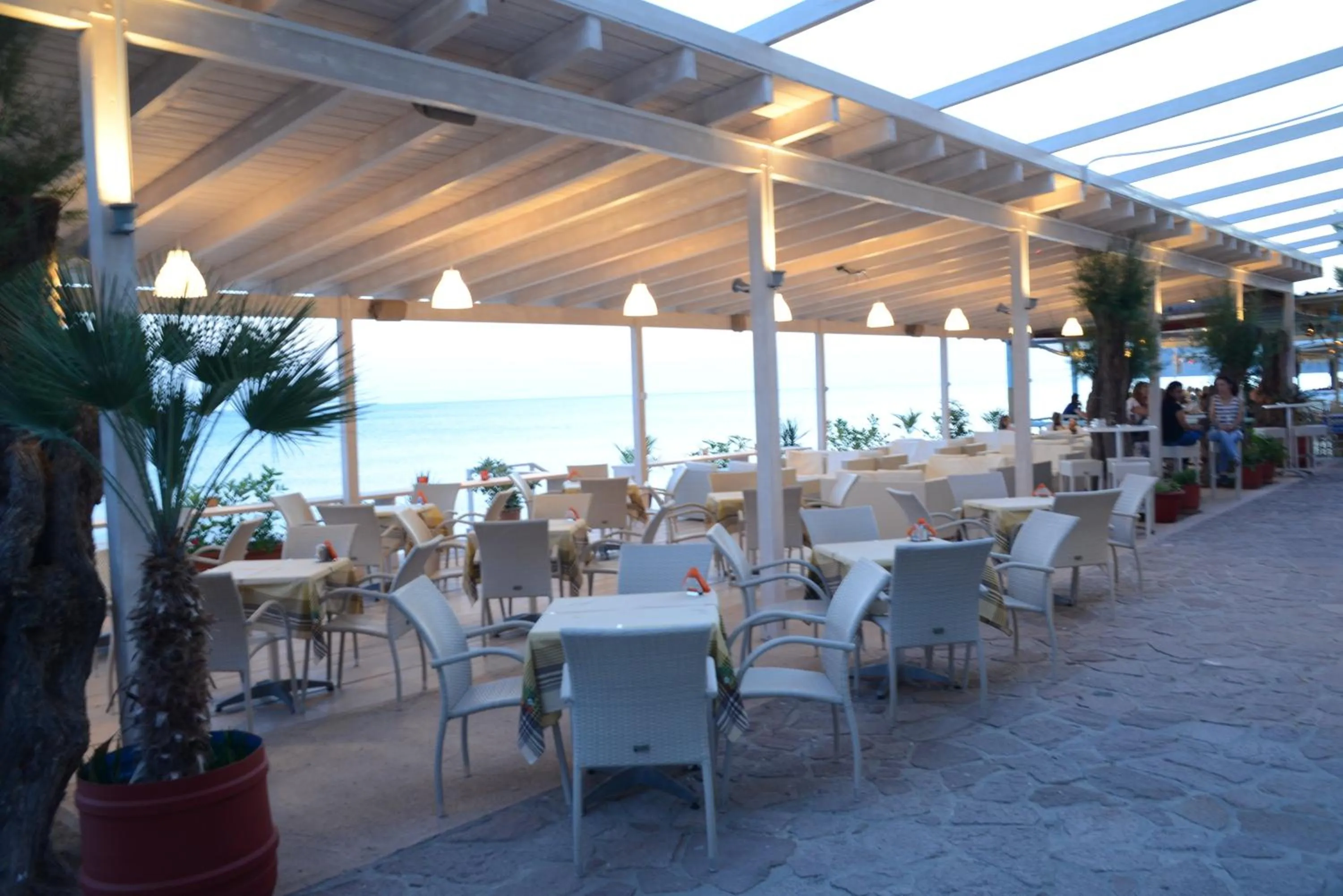 Restaurant/places to eat in Sappho Hotel