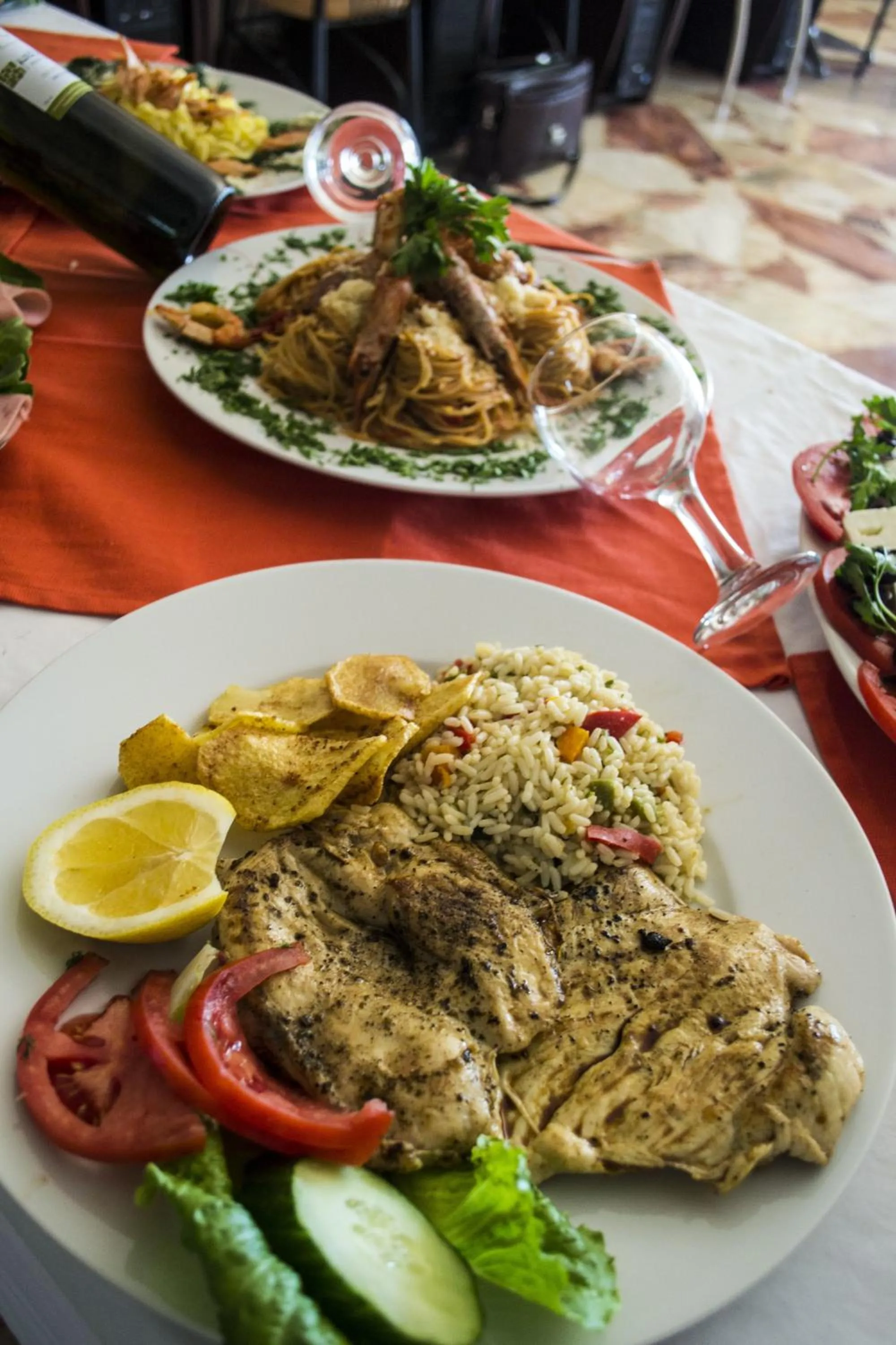 Restaurant/places to eat in Sappho Hotel