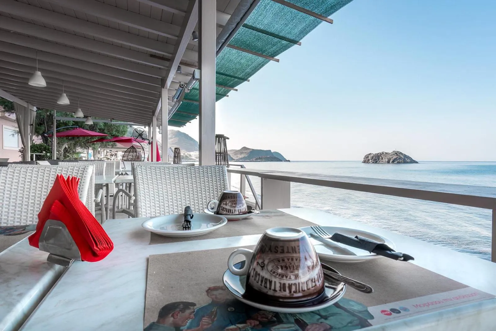 Restaurant/places to eat in Sappho Hotel