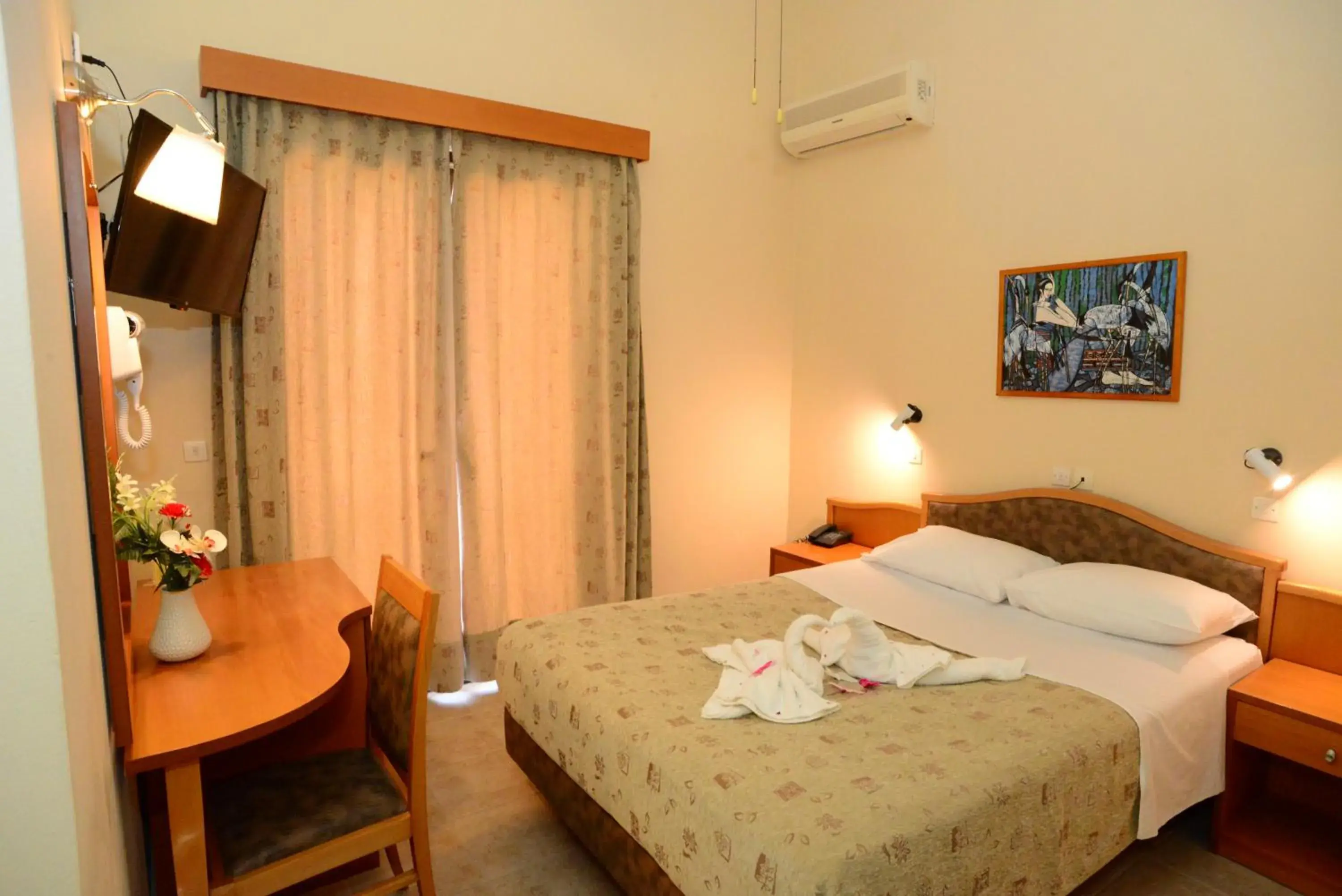 Single Room in Sappho Hotel Single Room in Sappho Hotel