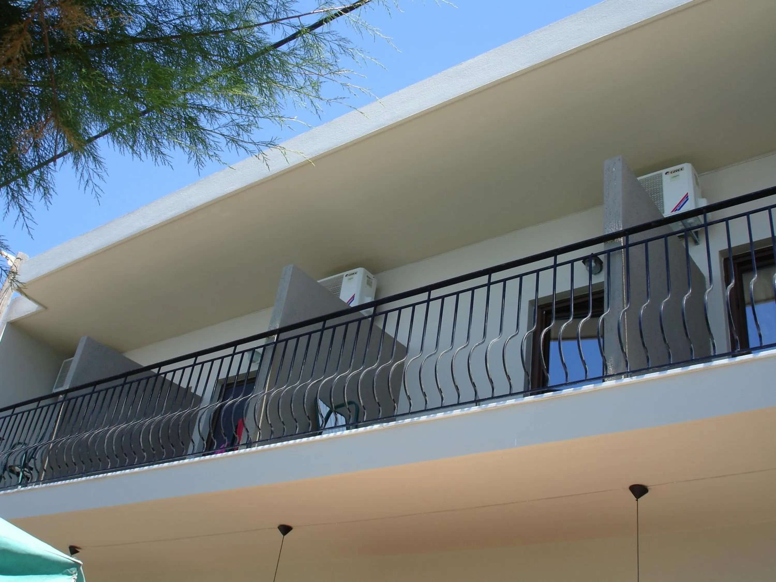 Facade/entrance in Sappho Hotel