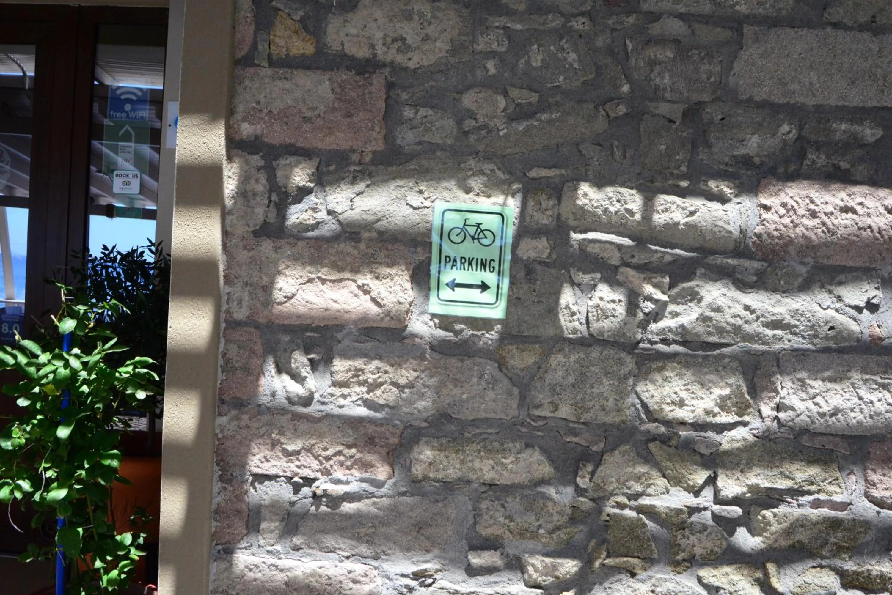 Logo/Certificate/Sign in Sappho Hotel