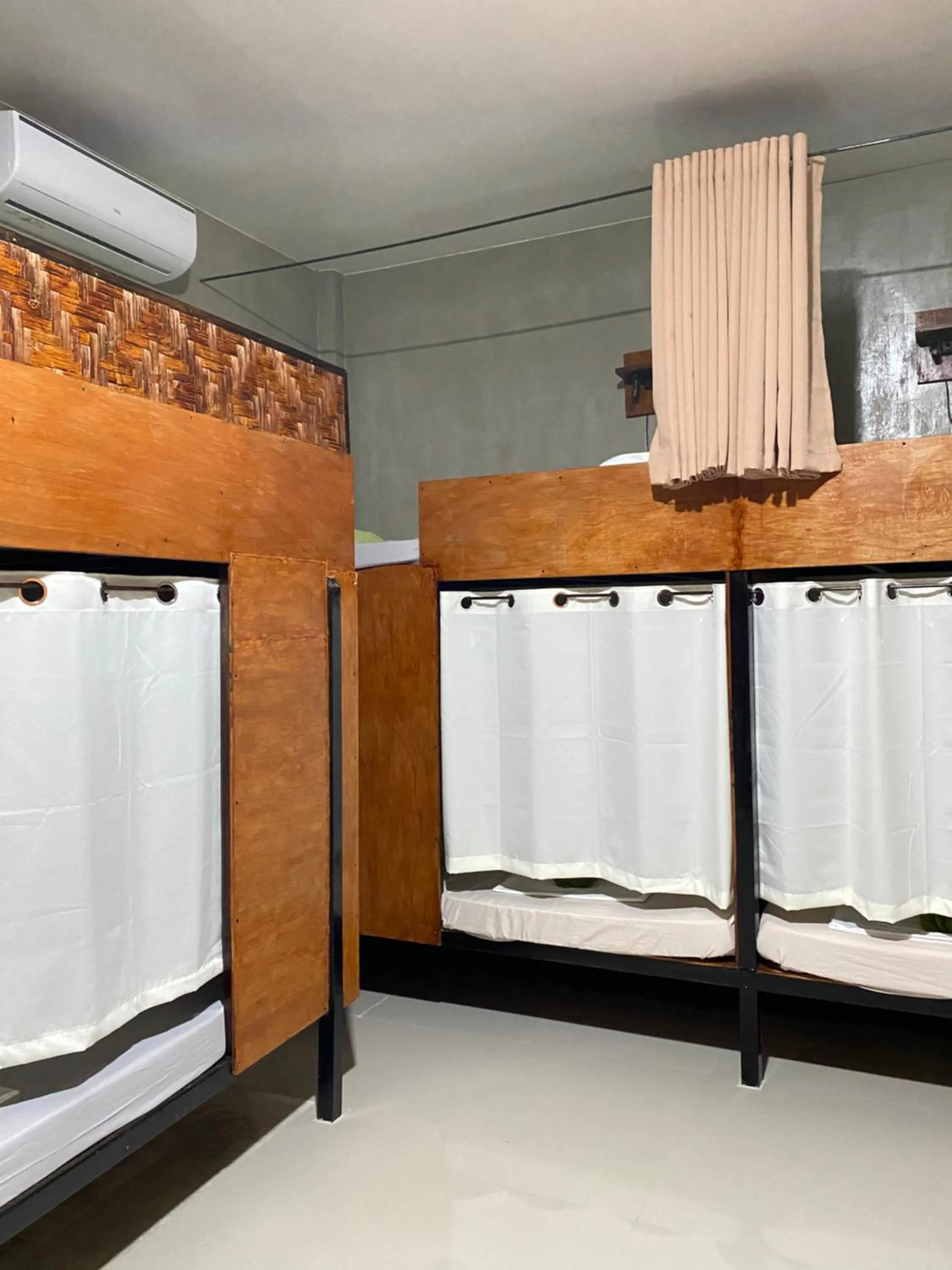 Laguno Hostel and Guest House