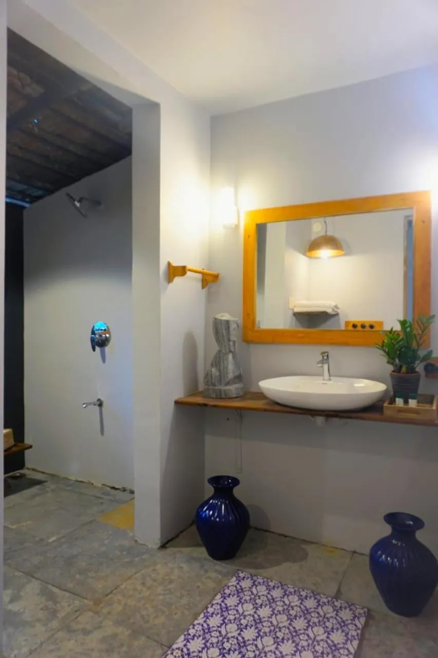 Shower in Sunsets and Palm Trees