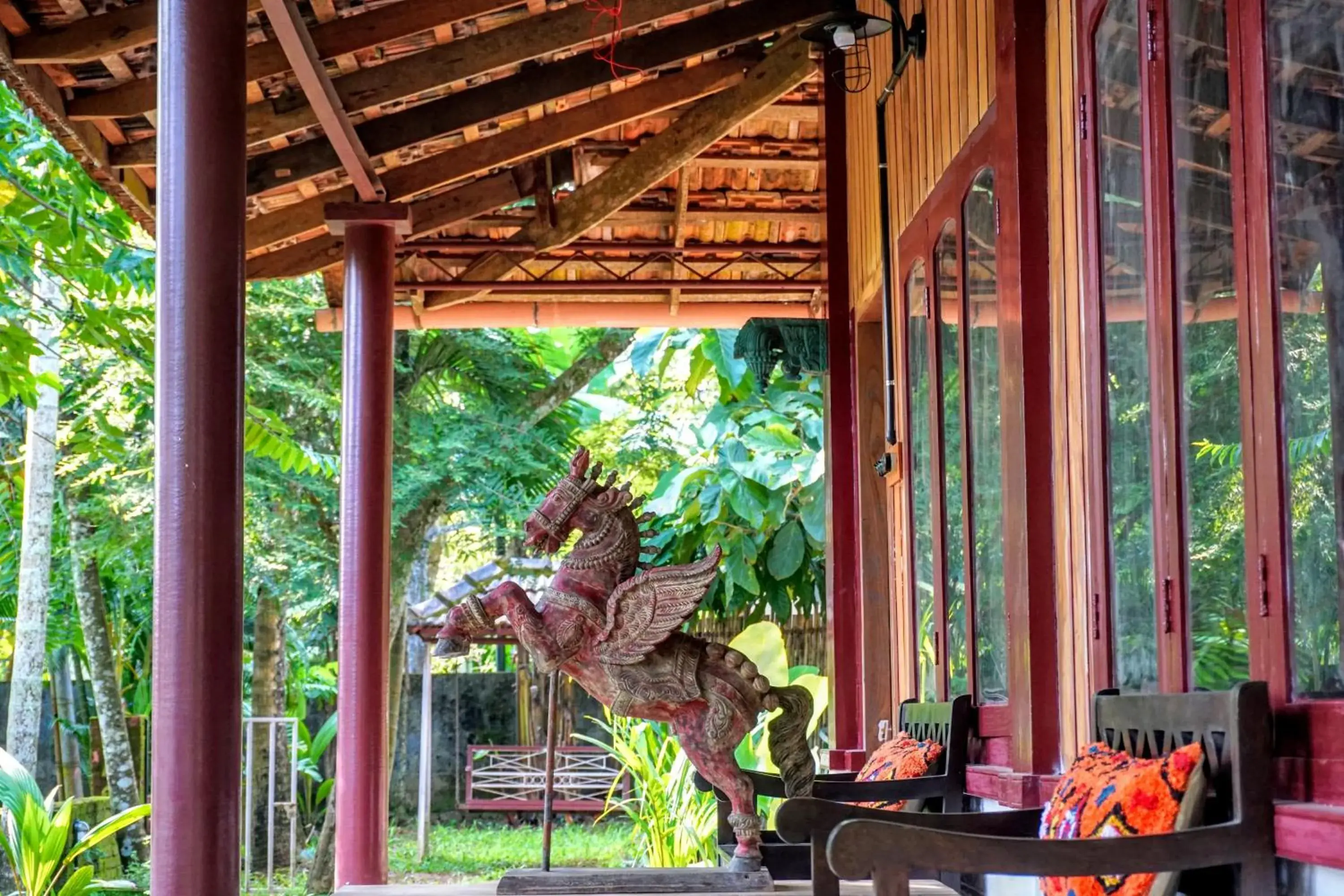 Deluxe Double or Twin Room with Pool Access in Sunsets and Palm Trees Deluxe Double or Twin Room with Pool Access in Sunsets and Palm Trees