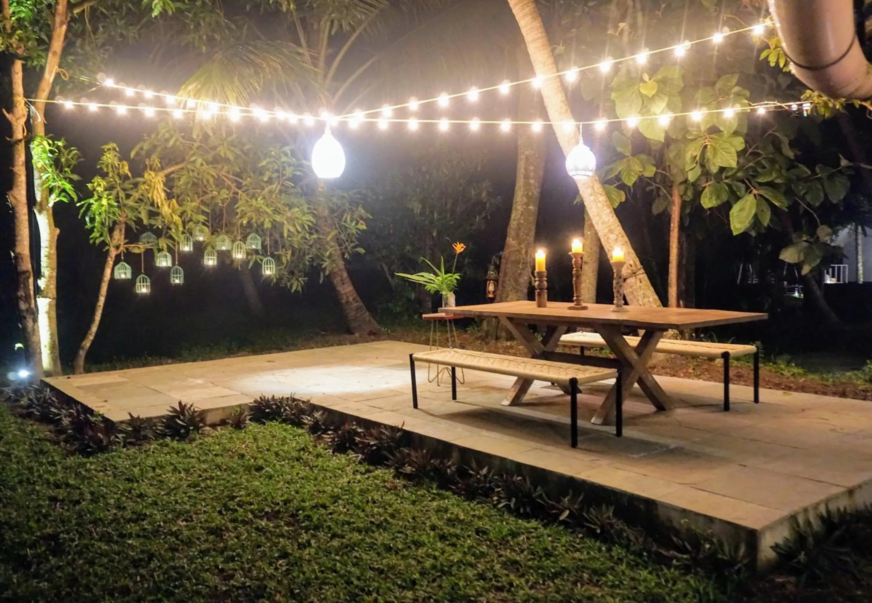 Restaurant/places to eat in Sunsets and Palm Trees