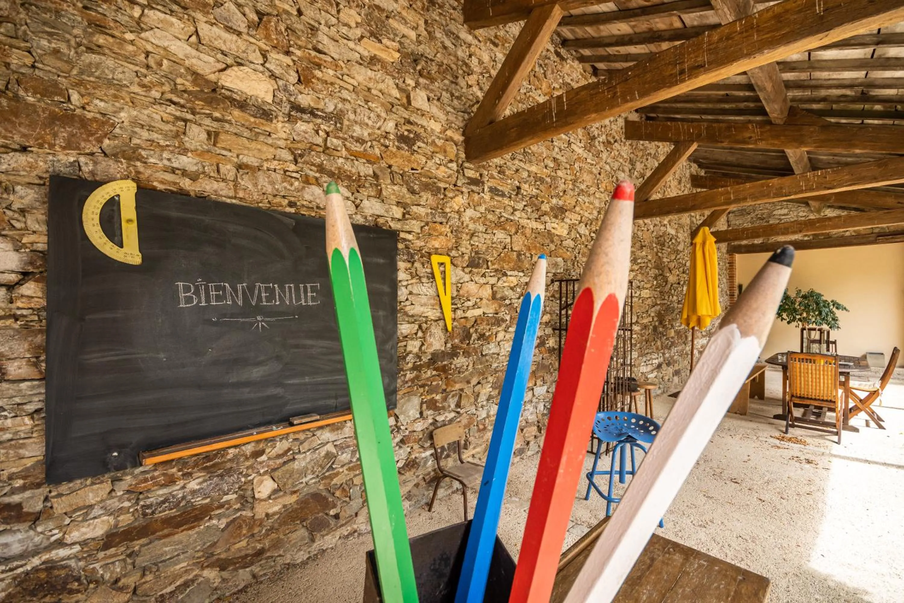 Patio in Le DOMAINE DES ECOLIERS B&B