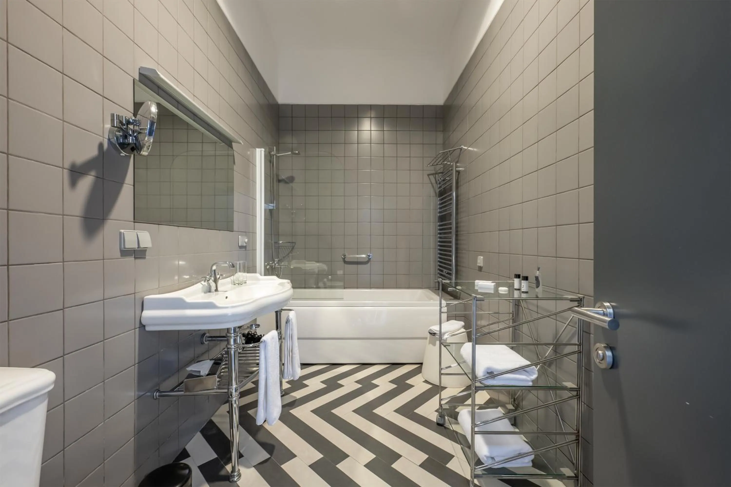 Shower in Kabadoni Boutique Hotel