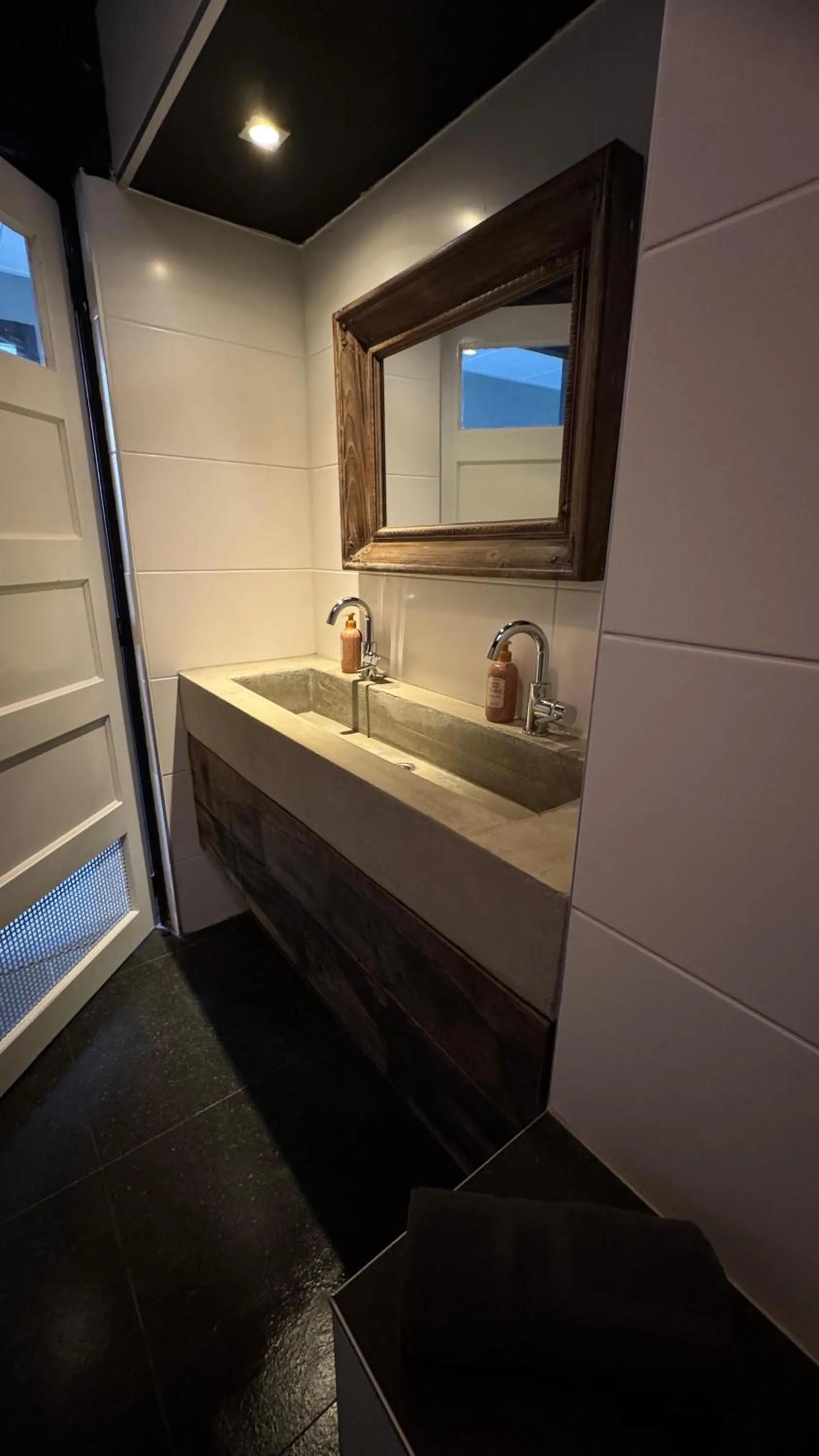 Bathroom in BBgebouw39 - op de Rijkswerf