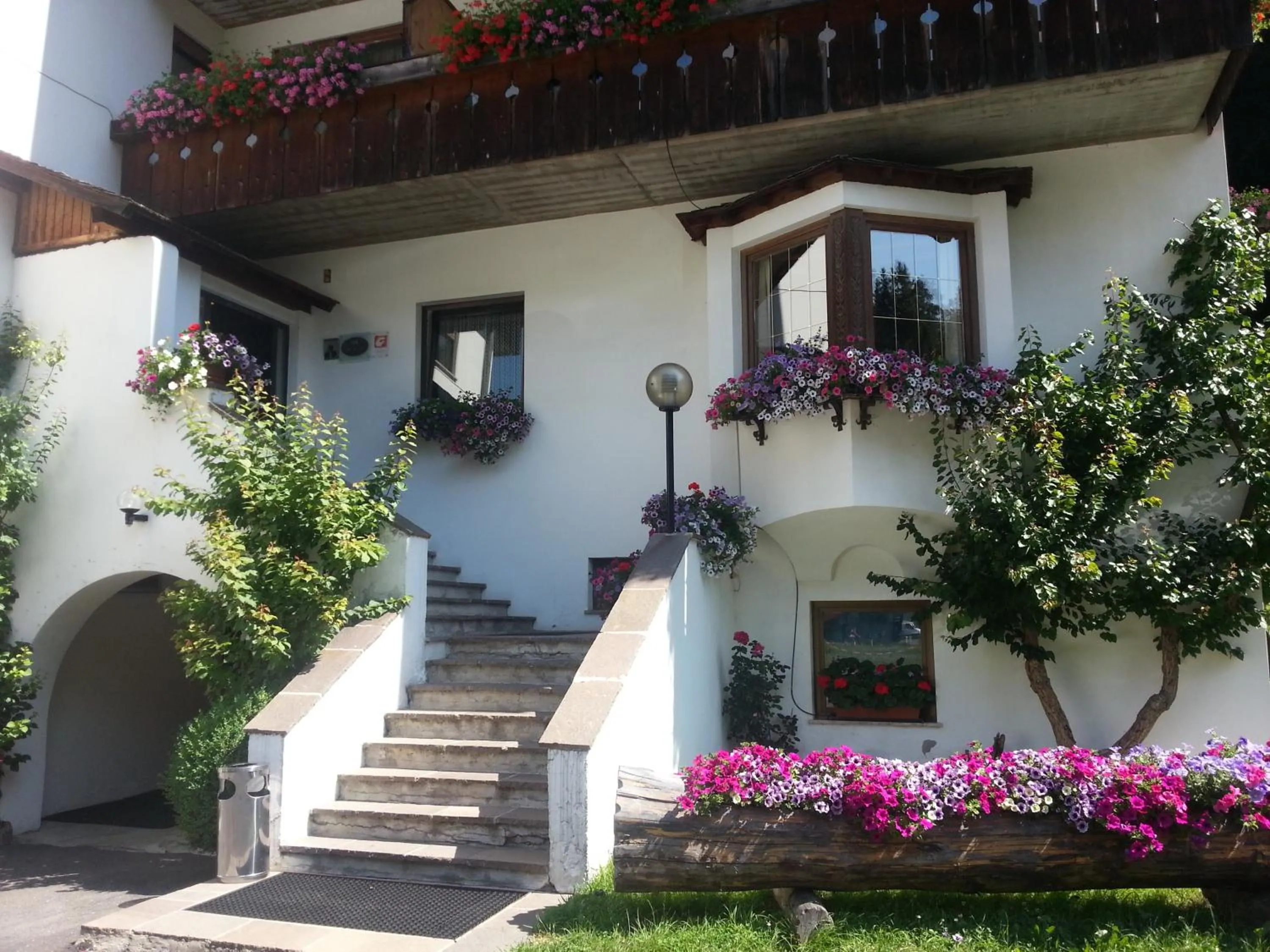 Facade/entrance in Hotel Pontives