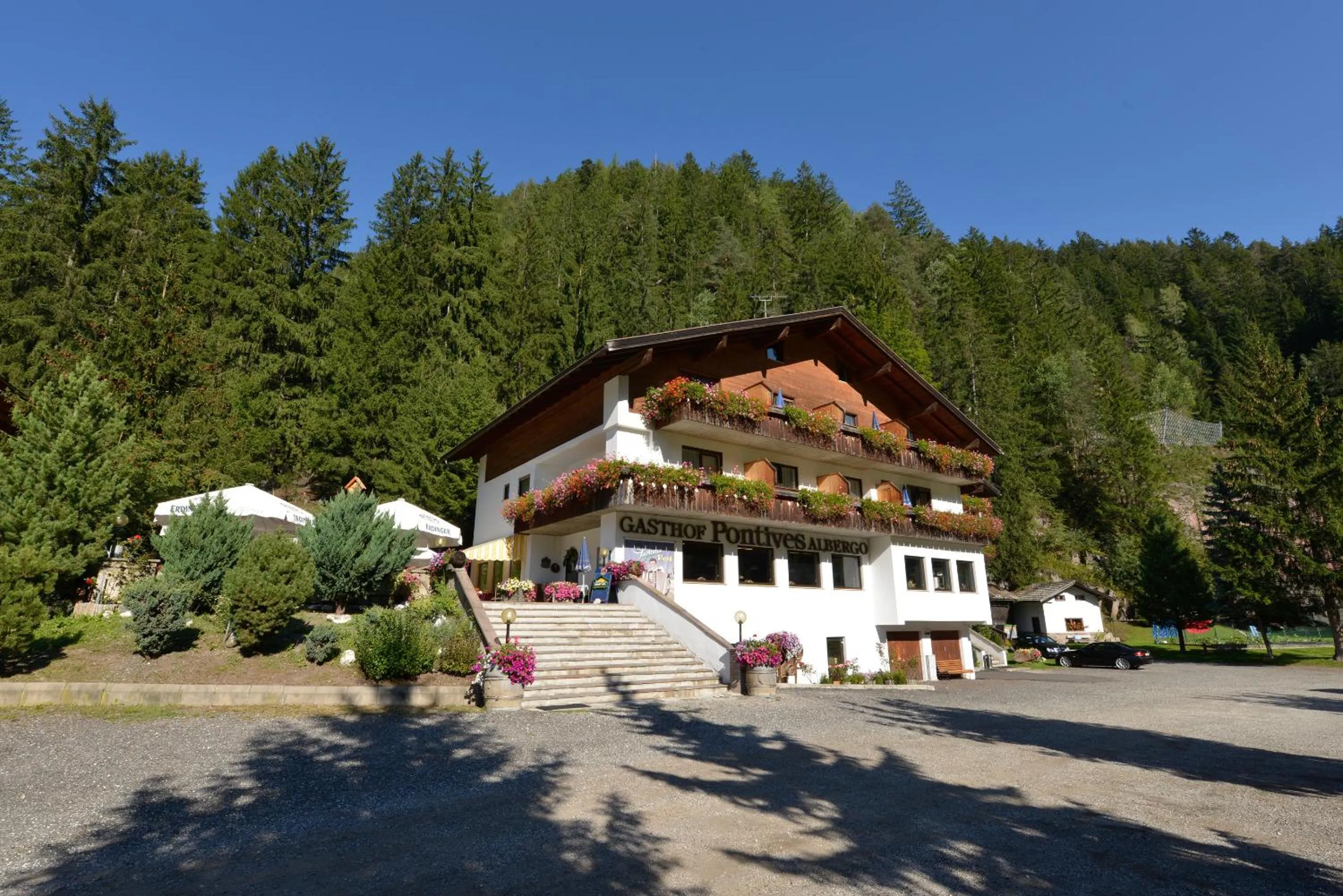 Day in Hotel Pontives