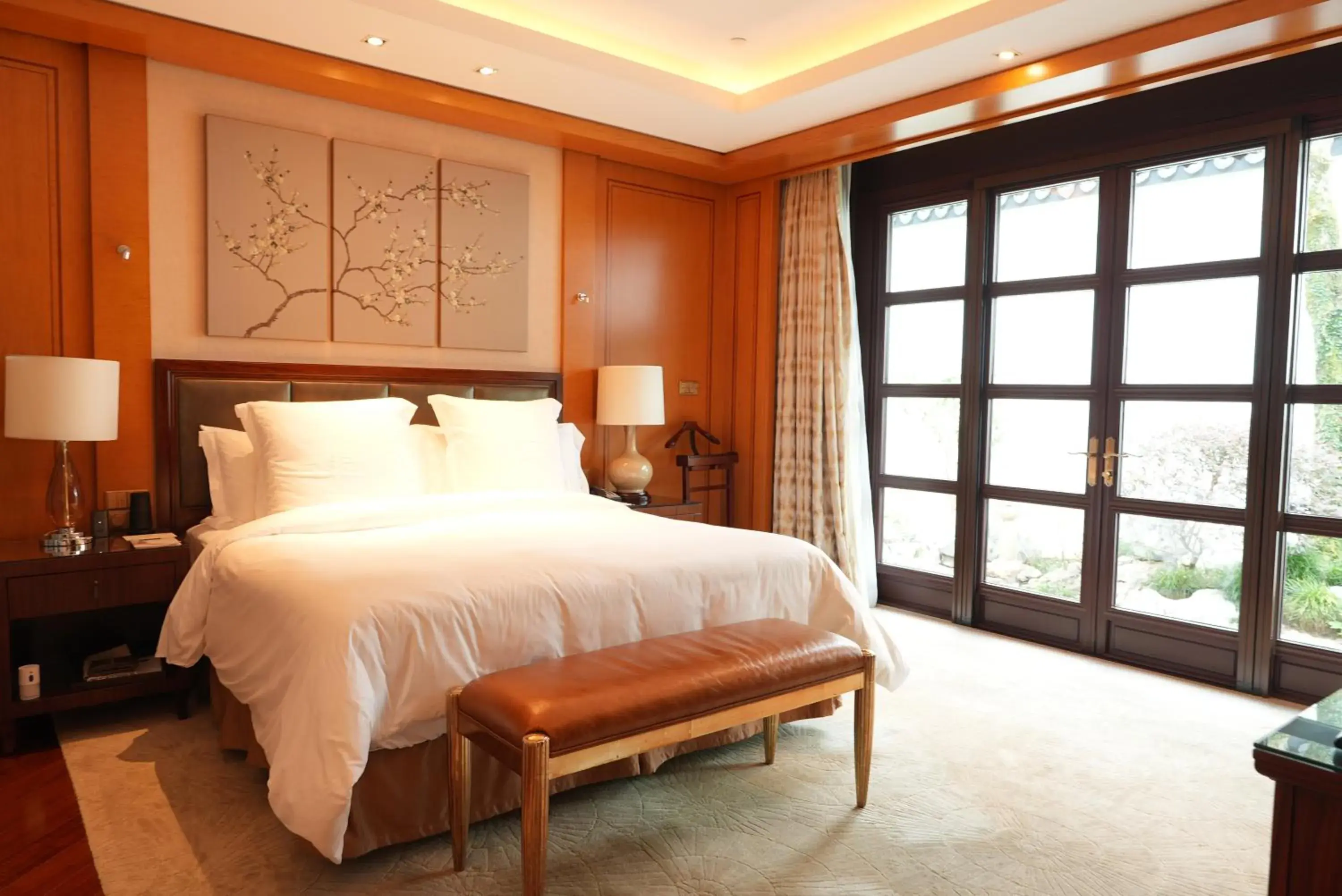 Courtyard Suite King-with special inclusions for suites in Four Seasons Hotel Hangzhou at West Lake Courtyard Suite King-with special inclusions for suites in Four Seasons Hotel Hangzhou at West Lake