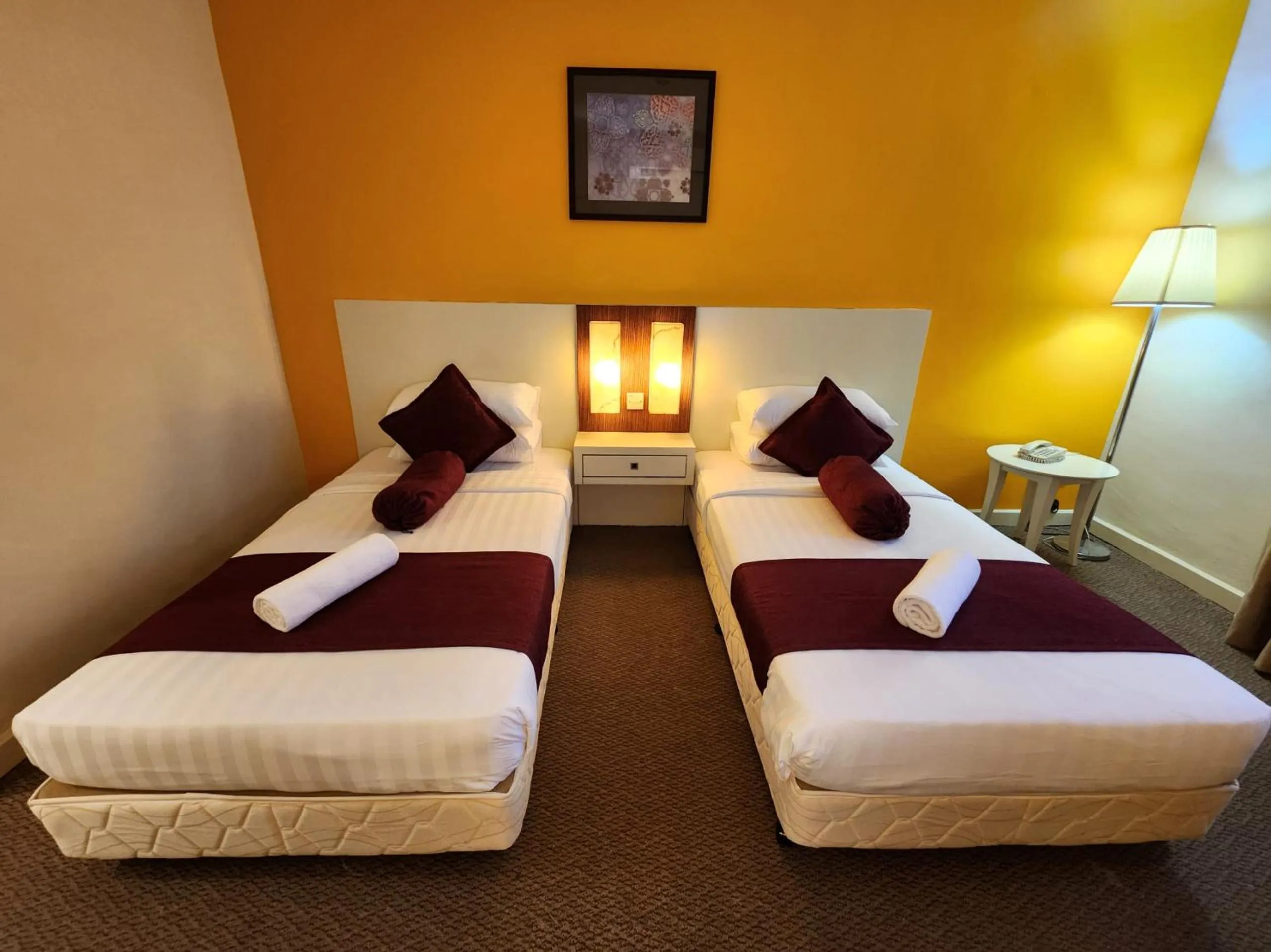 Bedroom, Bed in The Grand Puteri Hotel