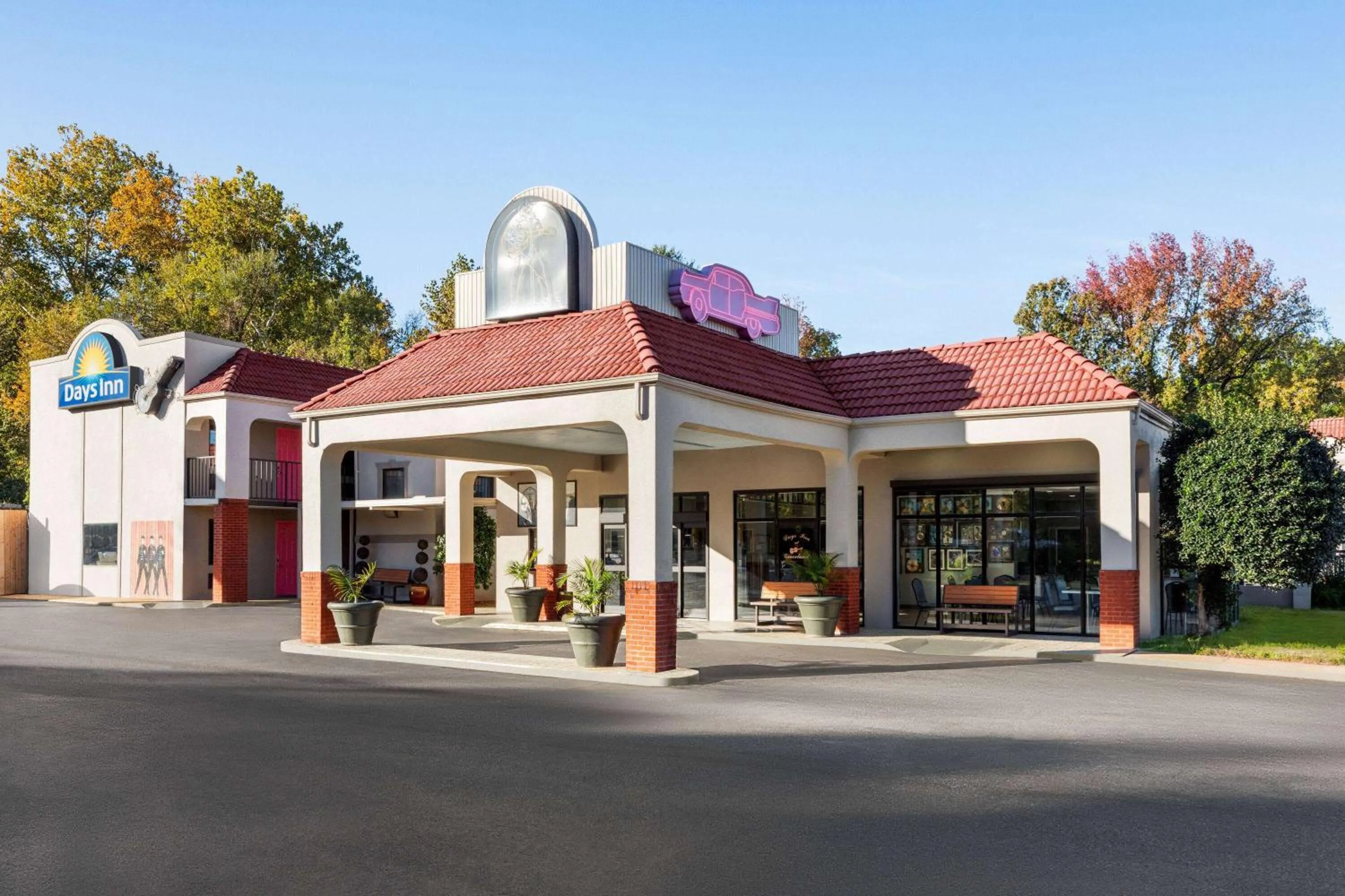Property building in Days Inn by Wyndham Memphis at Graceland