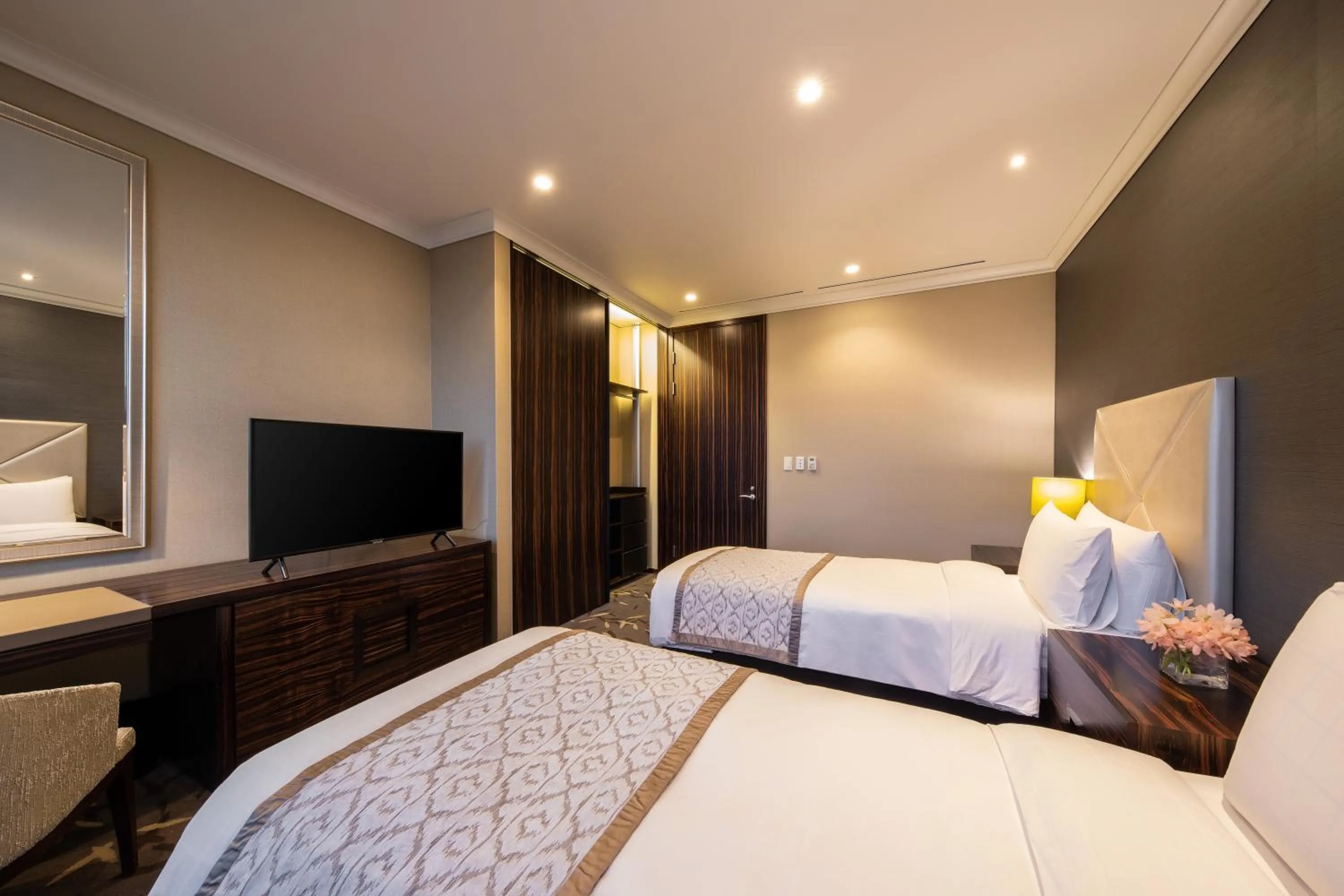 Decorative detail, Bed in Oakwood Premier Coex Center Seoul