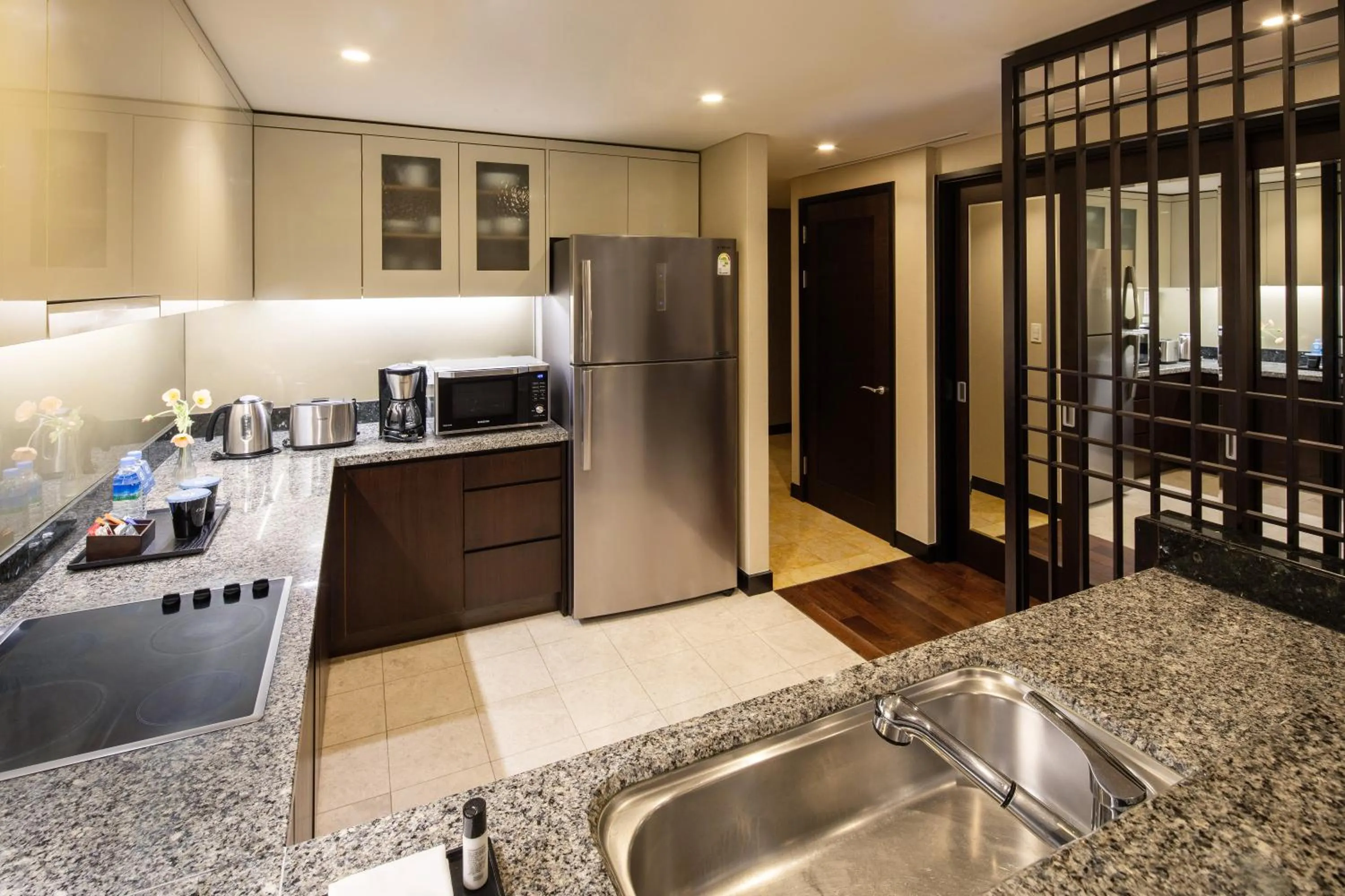 Kitchen or kitchenette in Oakwood Premier Coex Center Seoul