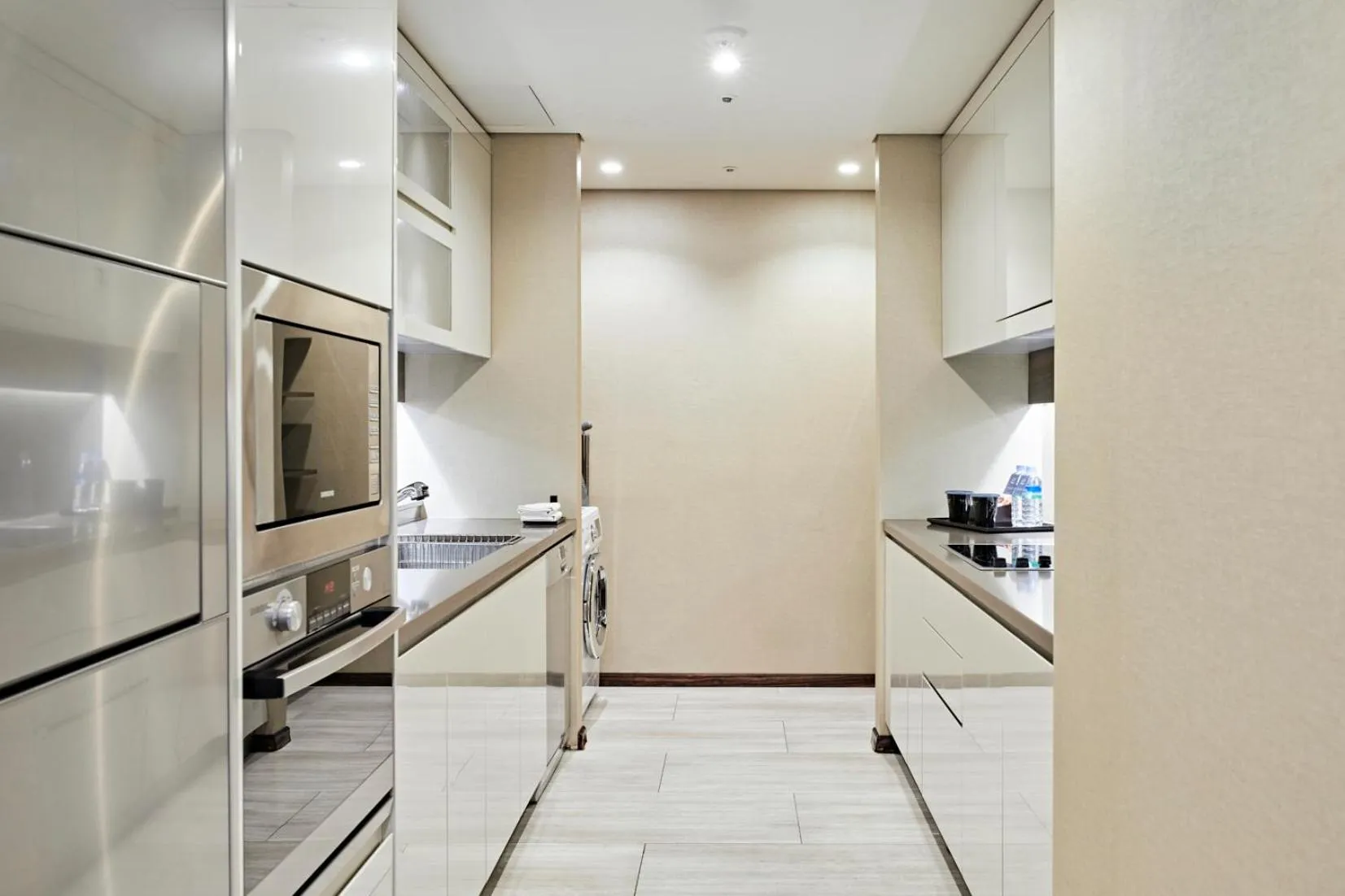 Kitchen or kitchenette in Oakwood Premier Coex Center Seoul