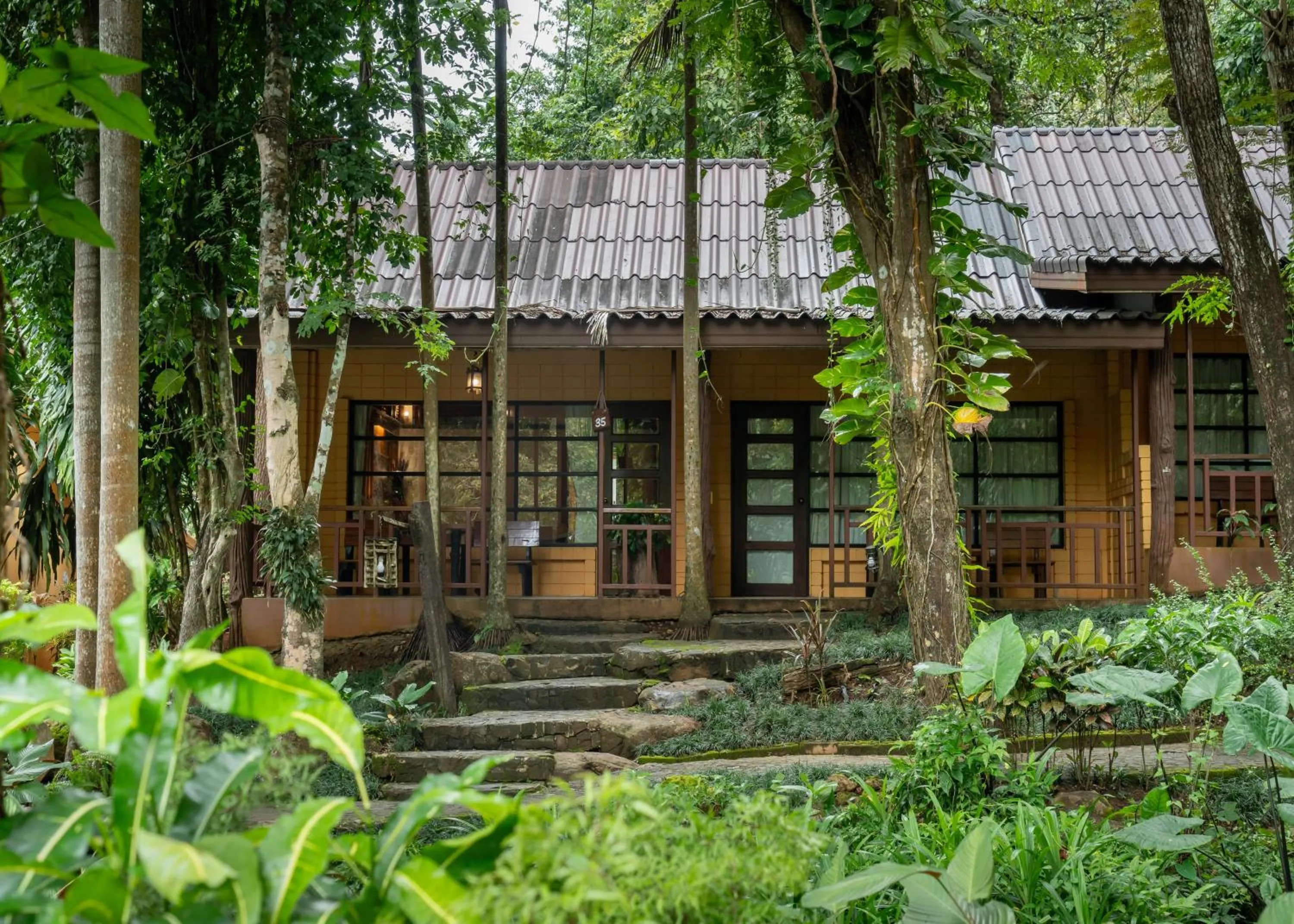 Property building in Home Phutoey River Kwai Hotspring & Nature Resort