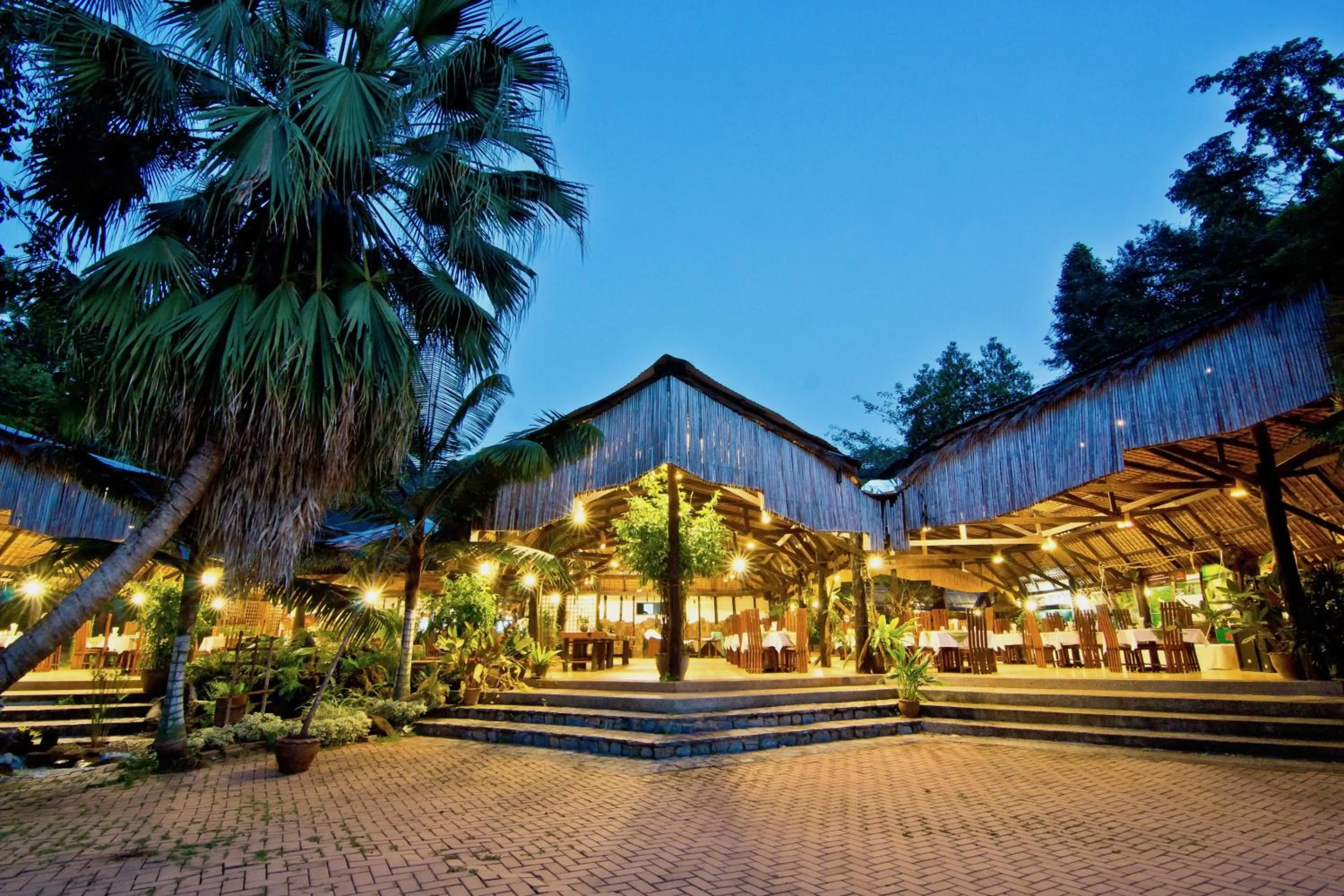 Restaurant/places to eat in Home Phutoey River Kwai Hotspring & Nature Resort