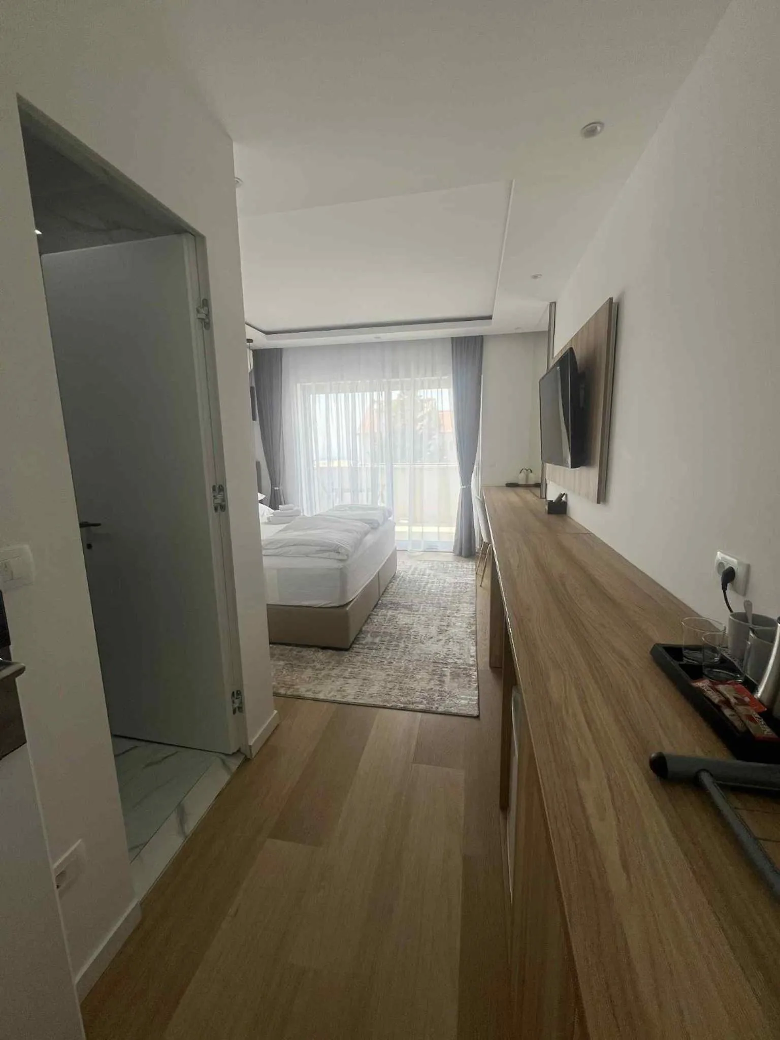 Bedroom, Bed in Dela