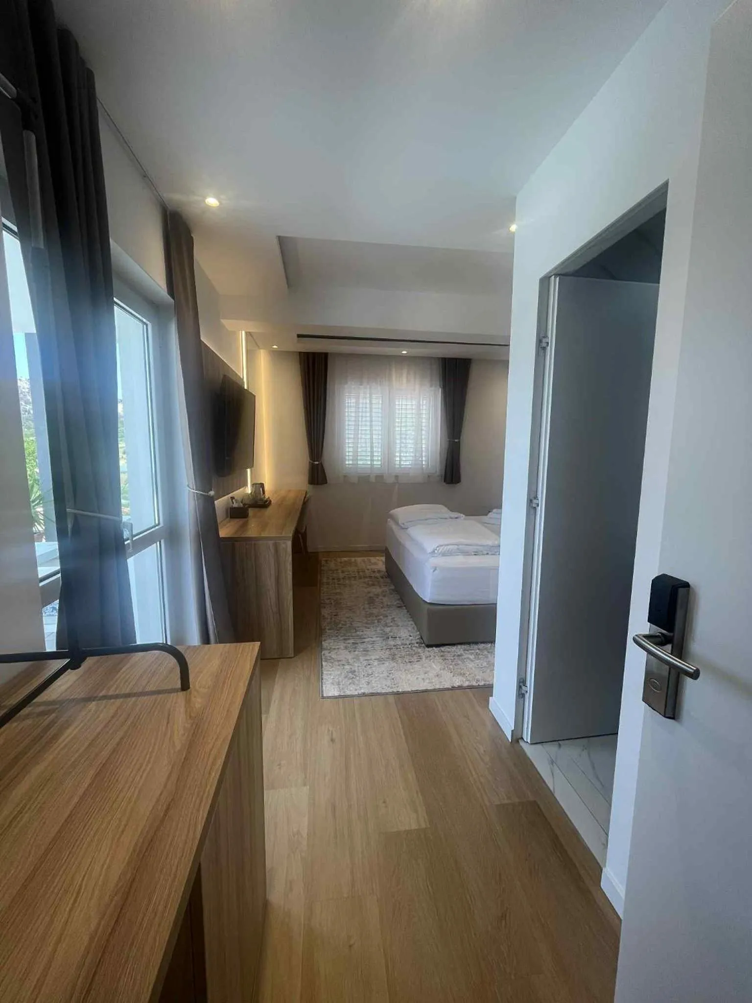 Bedroom, Bed in Dela