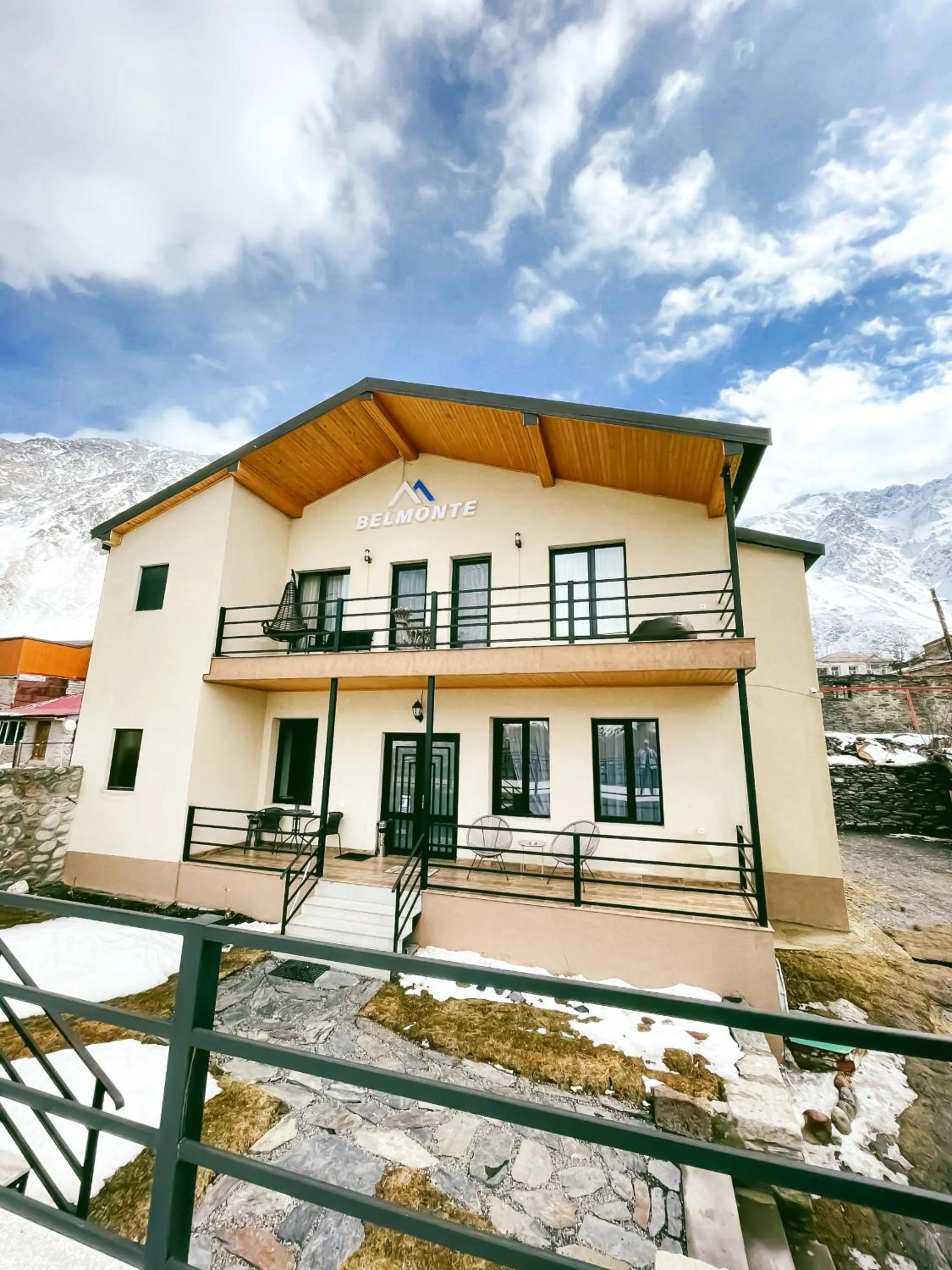 Property building in Belmonte Kazbegi