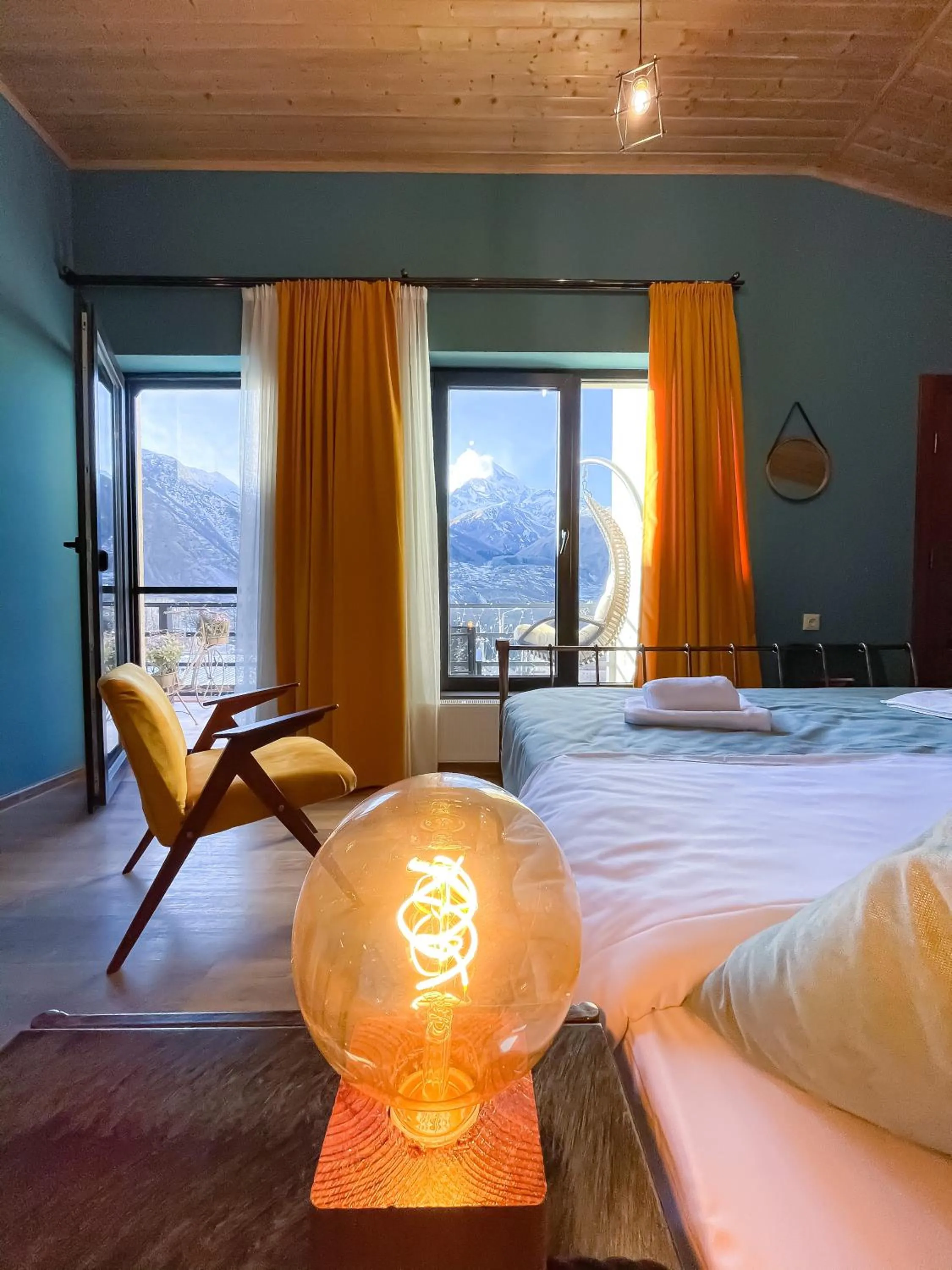 Photo of the whole room, Bed in Belmonte Kazbegi