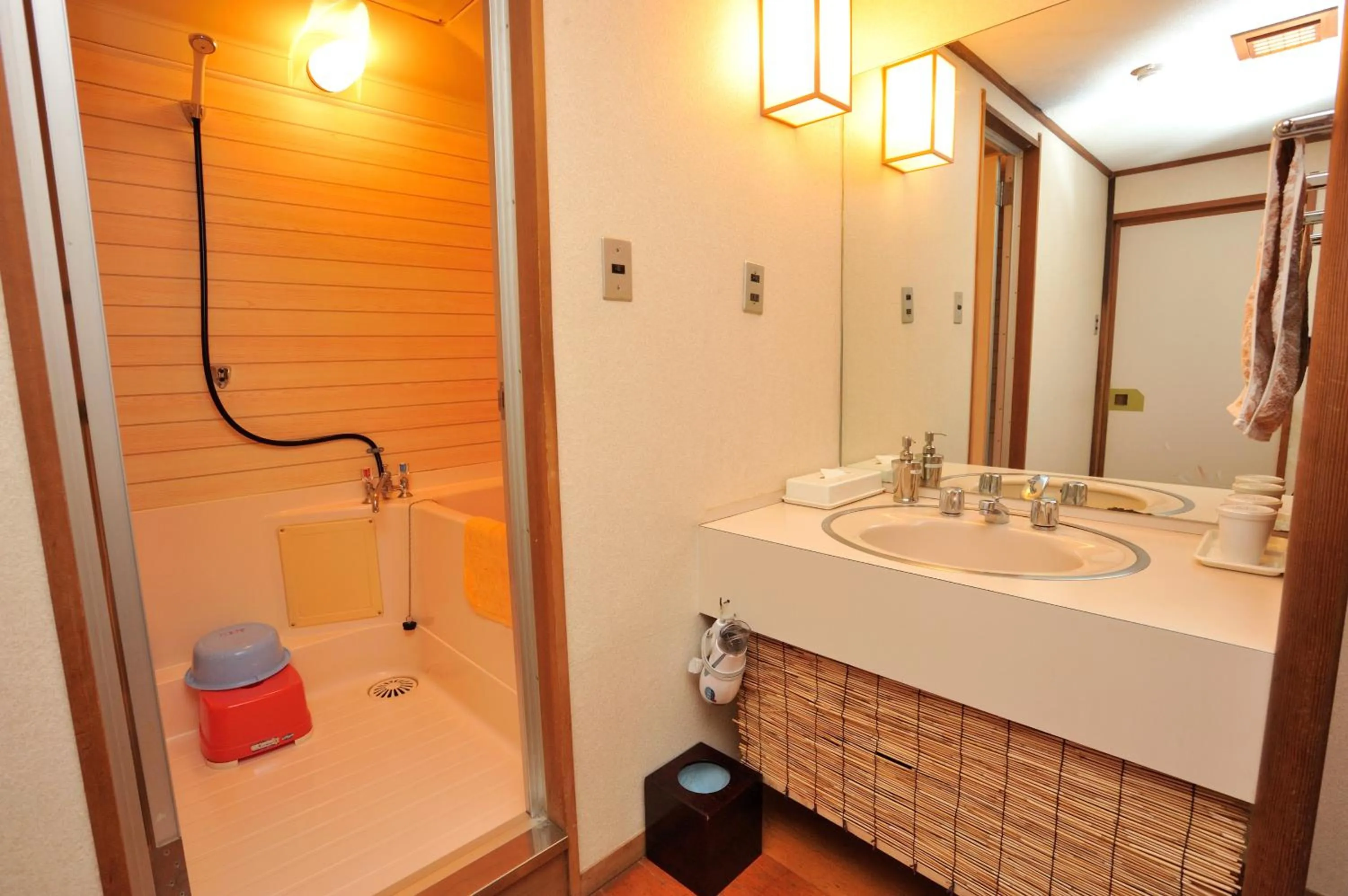 Shower in Fukeikan 風景館